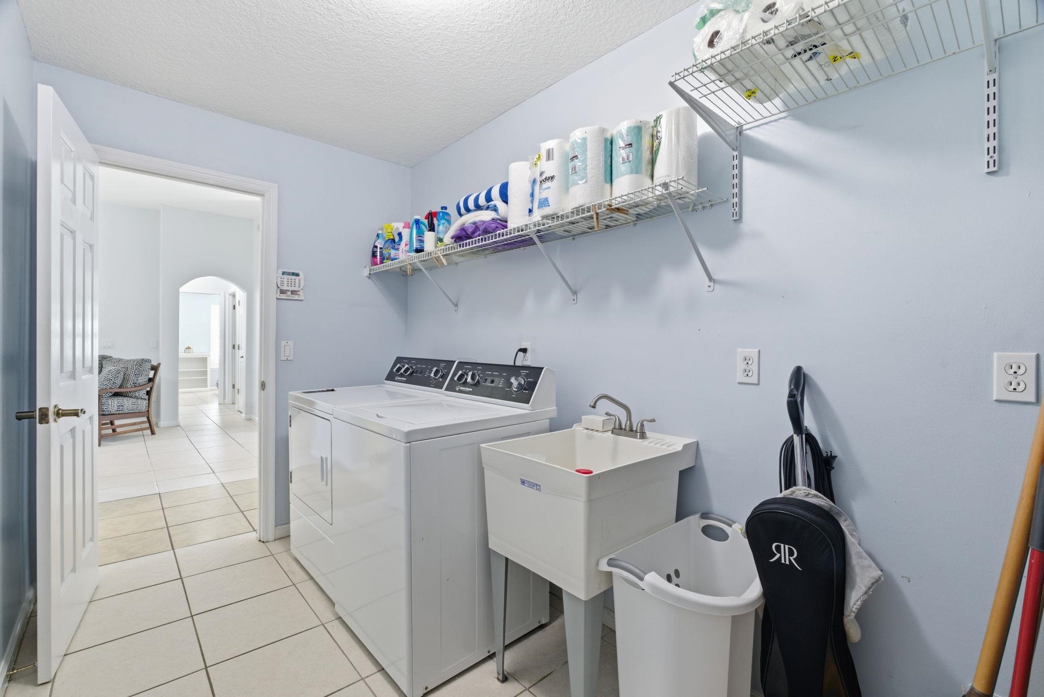 Image 42 of 61 For 304 Coconut Grove Court