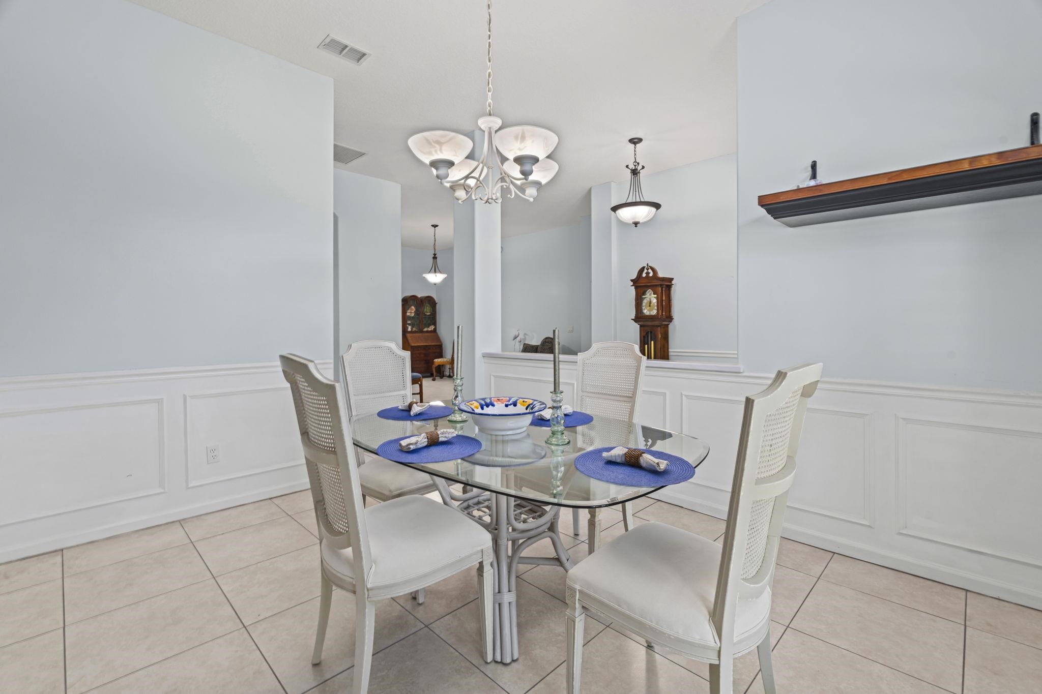 Image 8 of 61 For 304 Coconut Grove Court