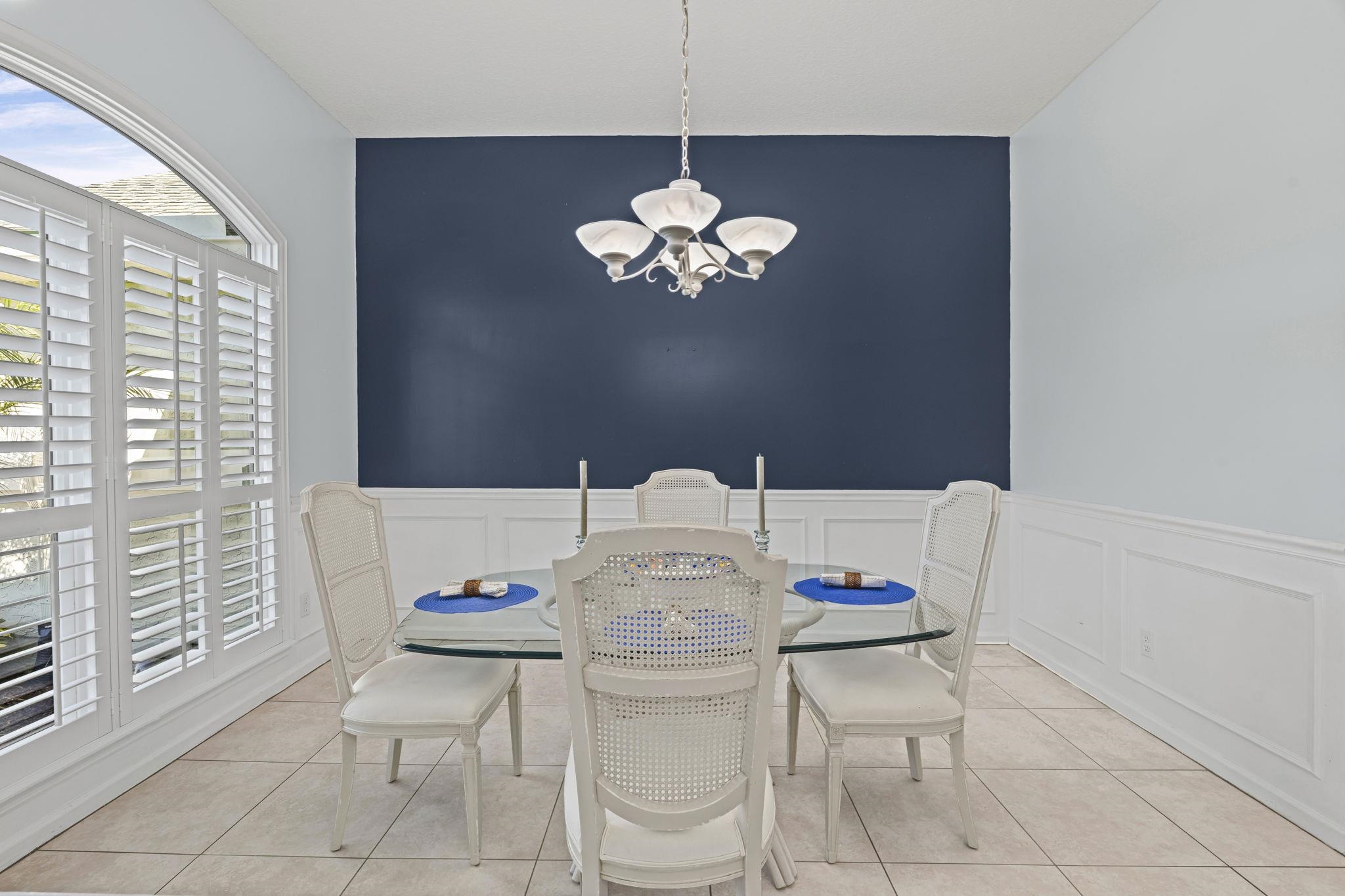 Image 9 of 61 For 304 Coconut Grove Court