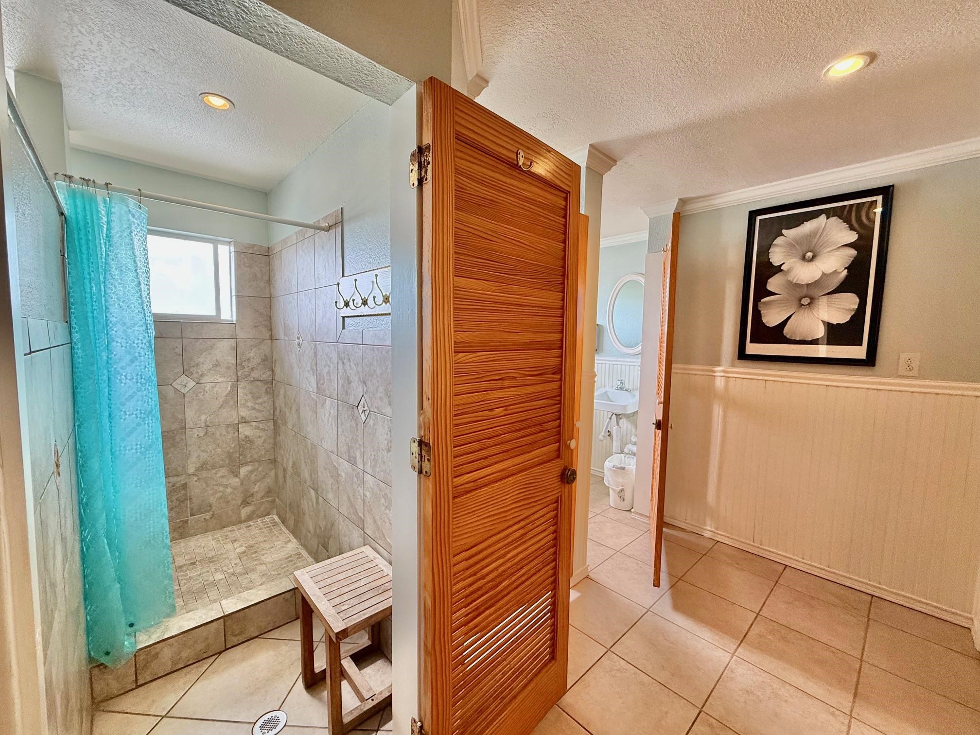 Image 8 of 11 For 57 Comares Ave  A11