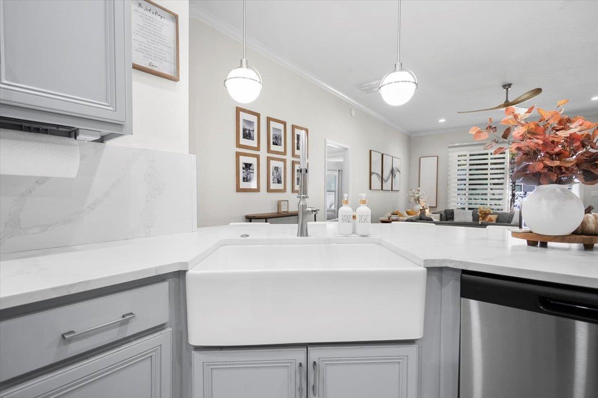 Image 15 of 64 For 501 E Kings College Drive