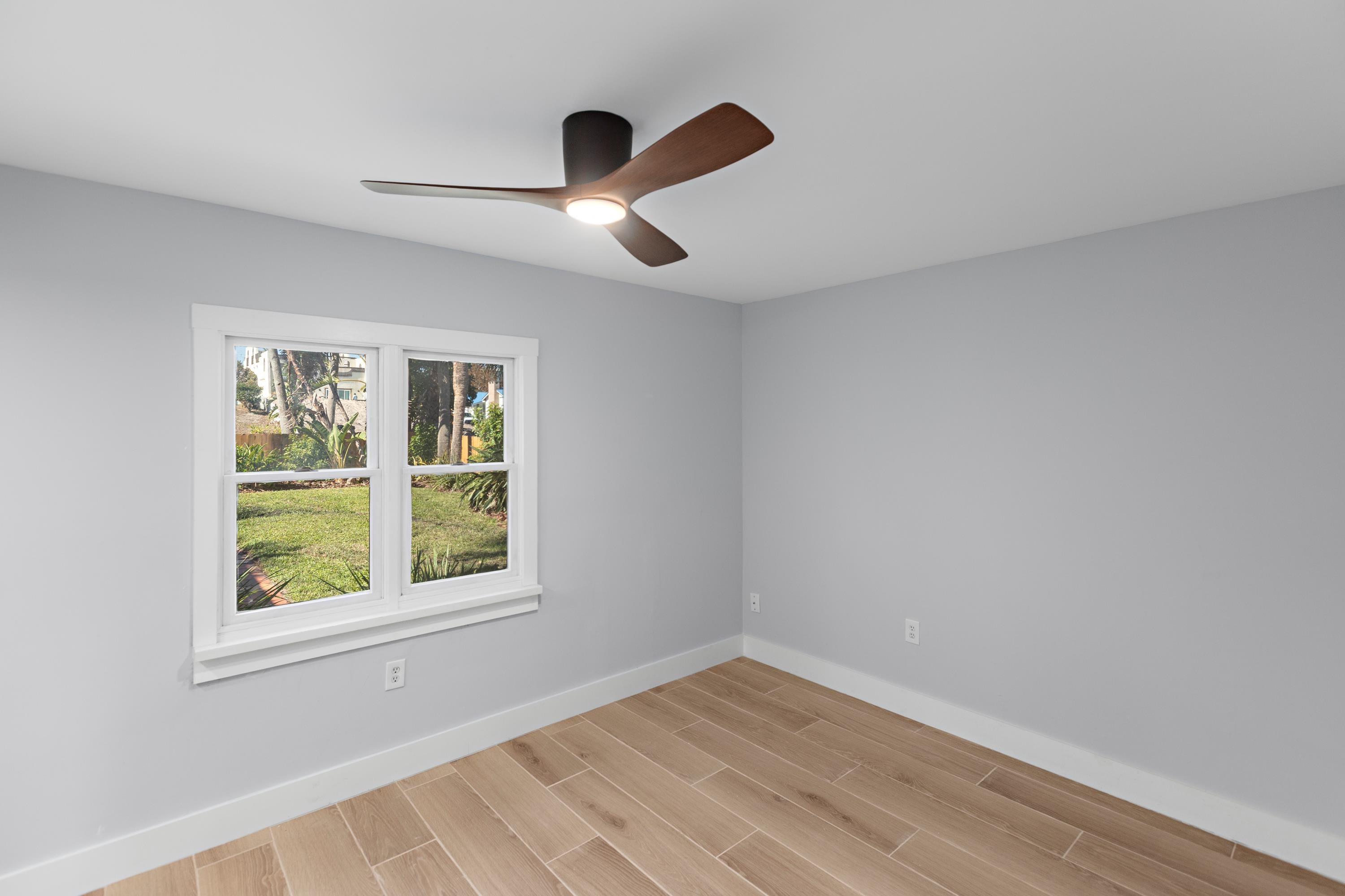 Image 57 of 100 For 5336 Atlantic View