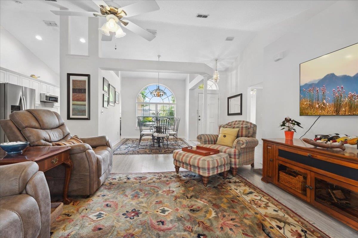 Image 12 of 25 For 60 Anastasia Lakes Dr