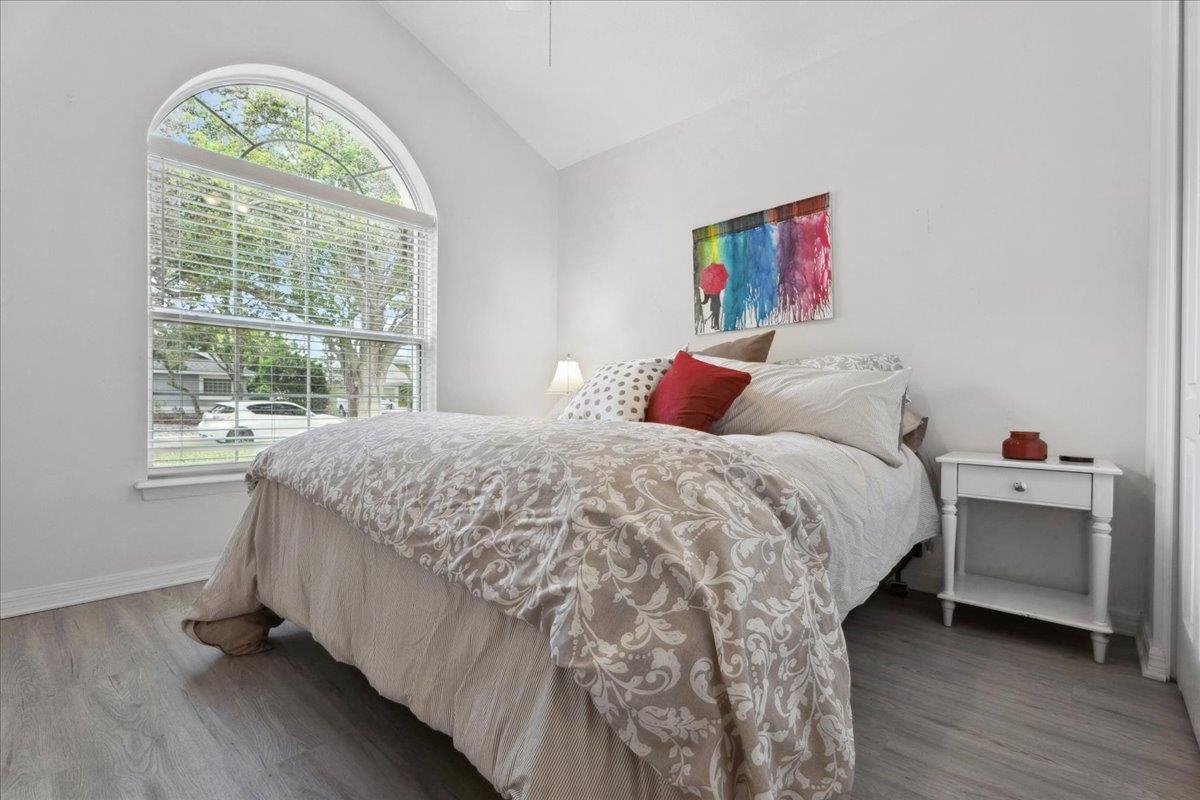 Image 20 of 25 For 60 Anastasia Lakes Dr