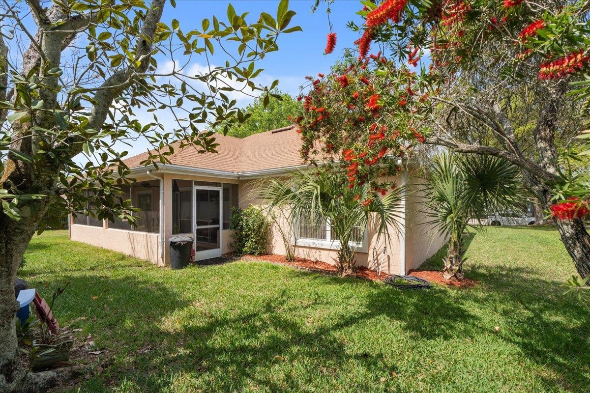 Image 23 of 25 For 60 Anastasia Lakes Dr