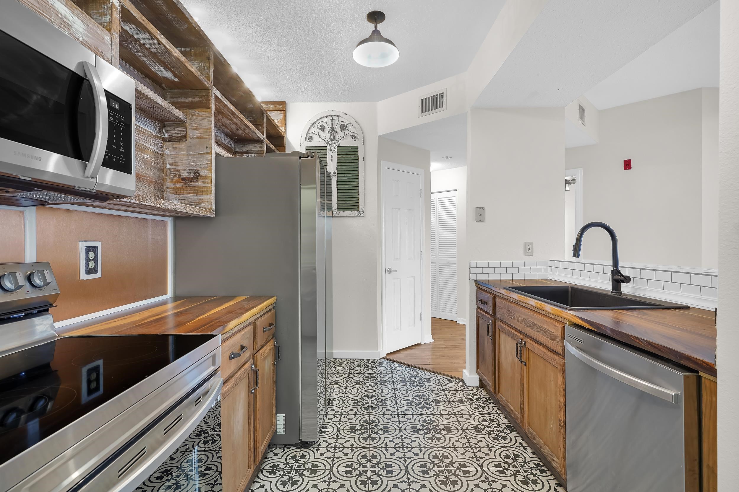 Image 11 of 50 For 33111 Harbour Vista Circle