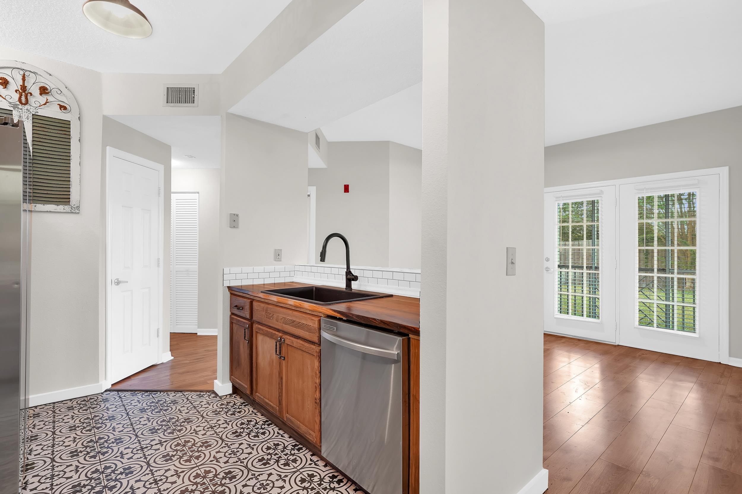 Image 13 of 50 For 33111 Harbour Vista Circle