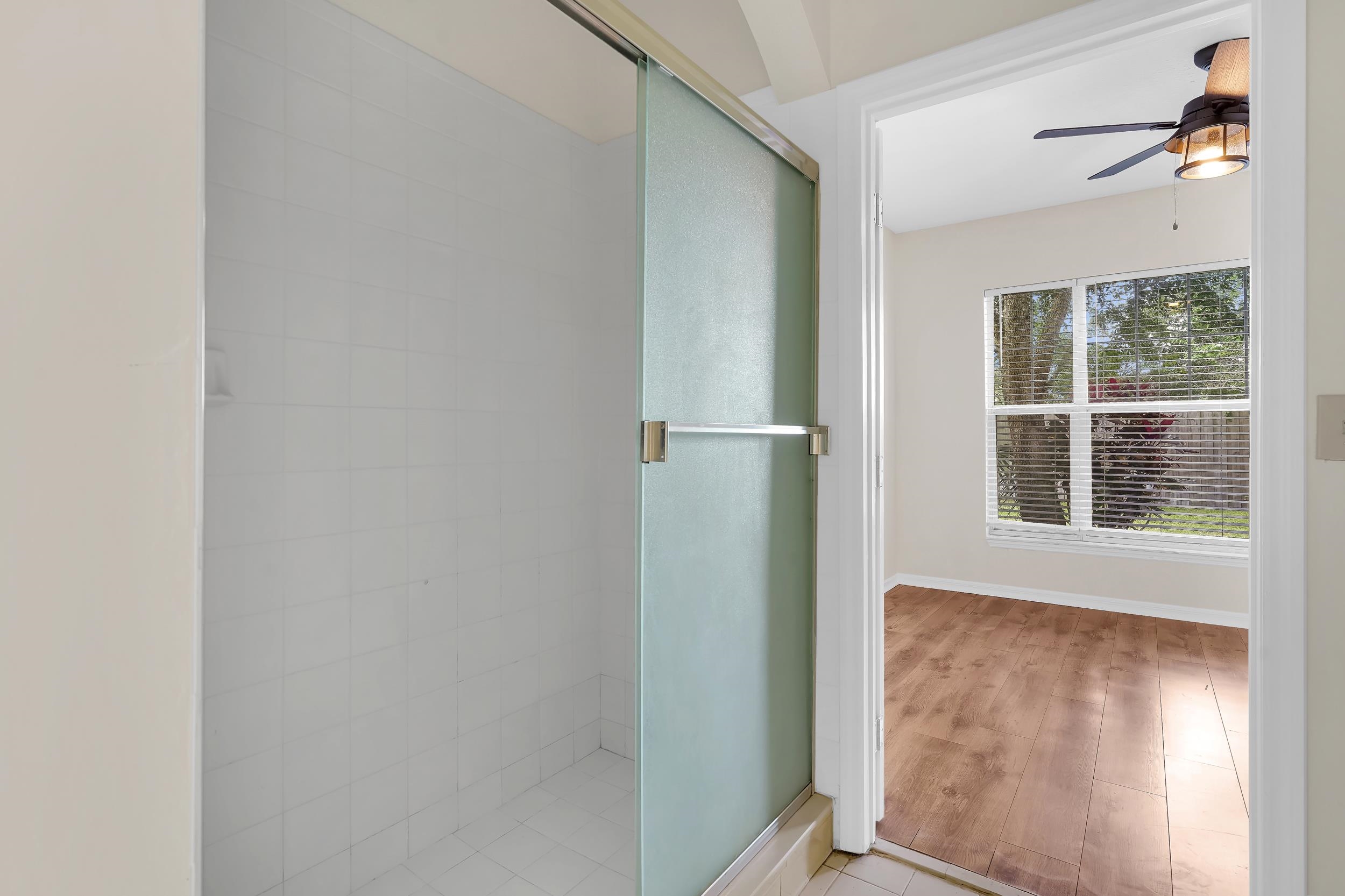 Image 17 of 50 For 33111 Harbour Vista Circle