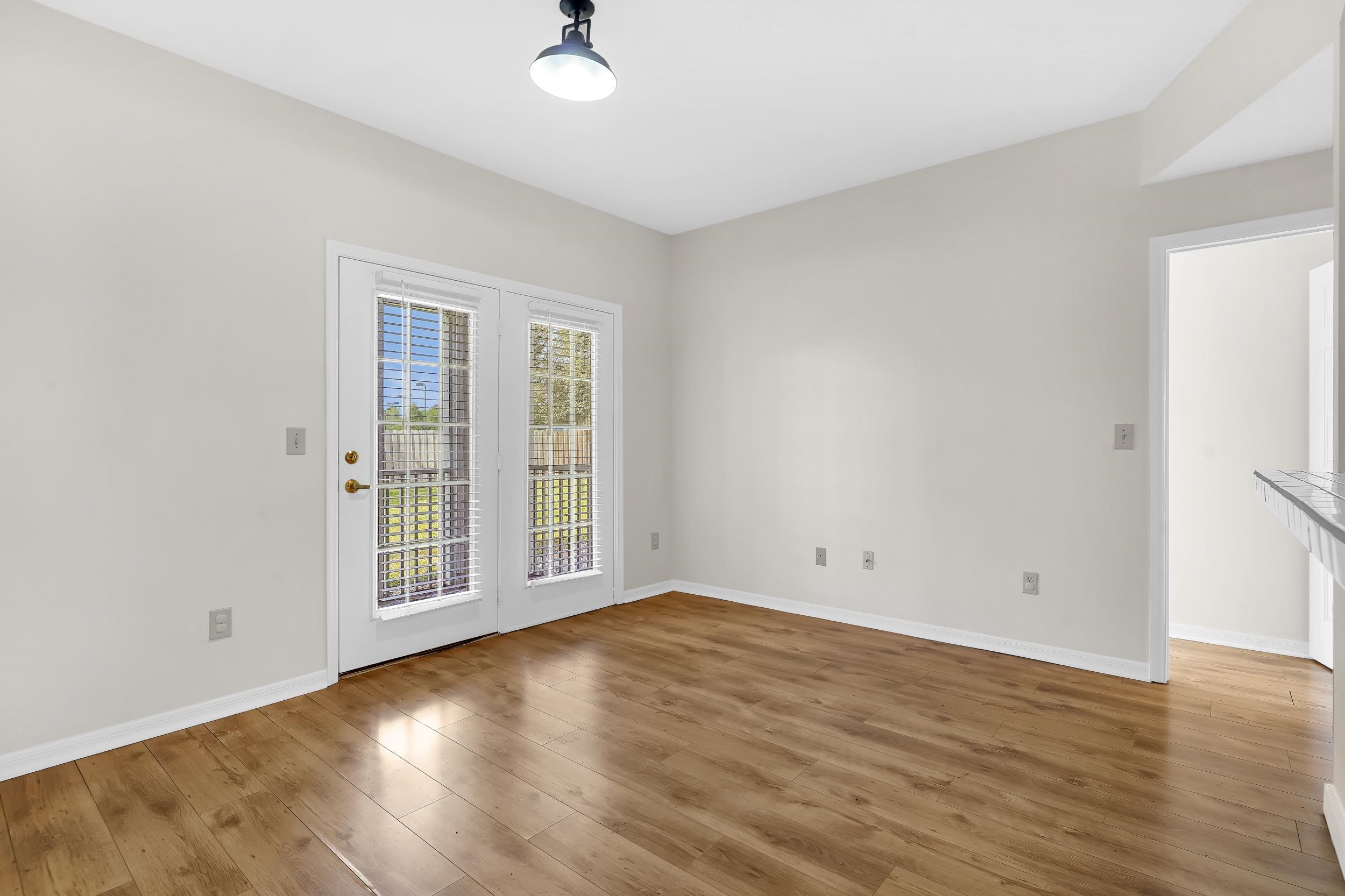 Image 21 of 50 For 33111 Harbour Vista Circle