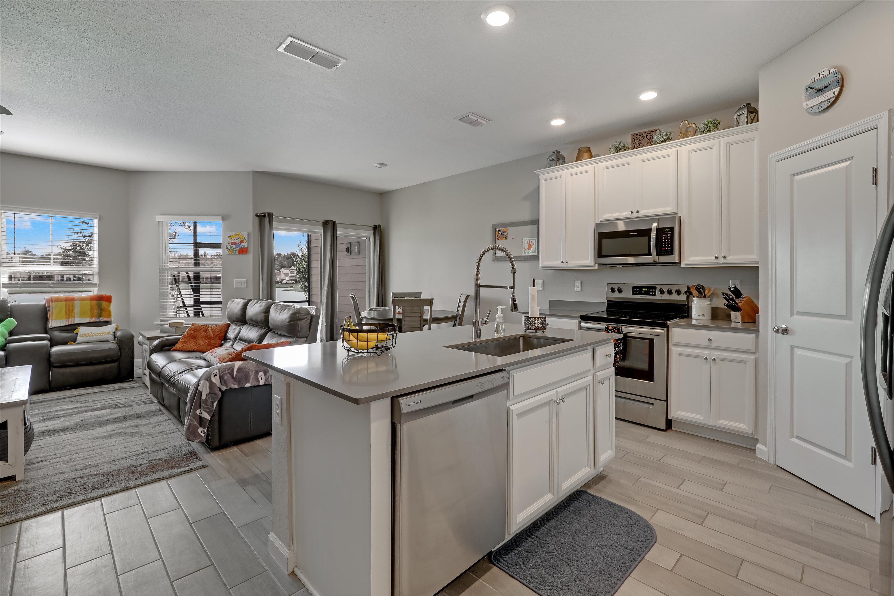 Image 11 of 69 For 129 Appleton Ct