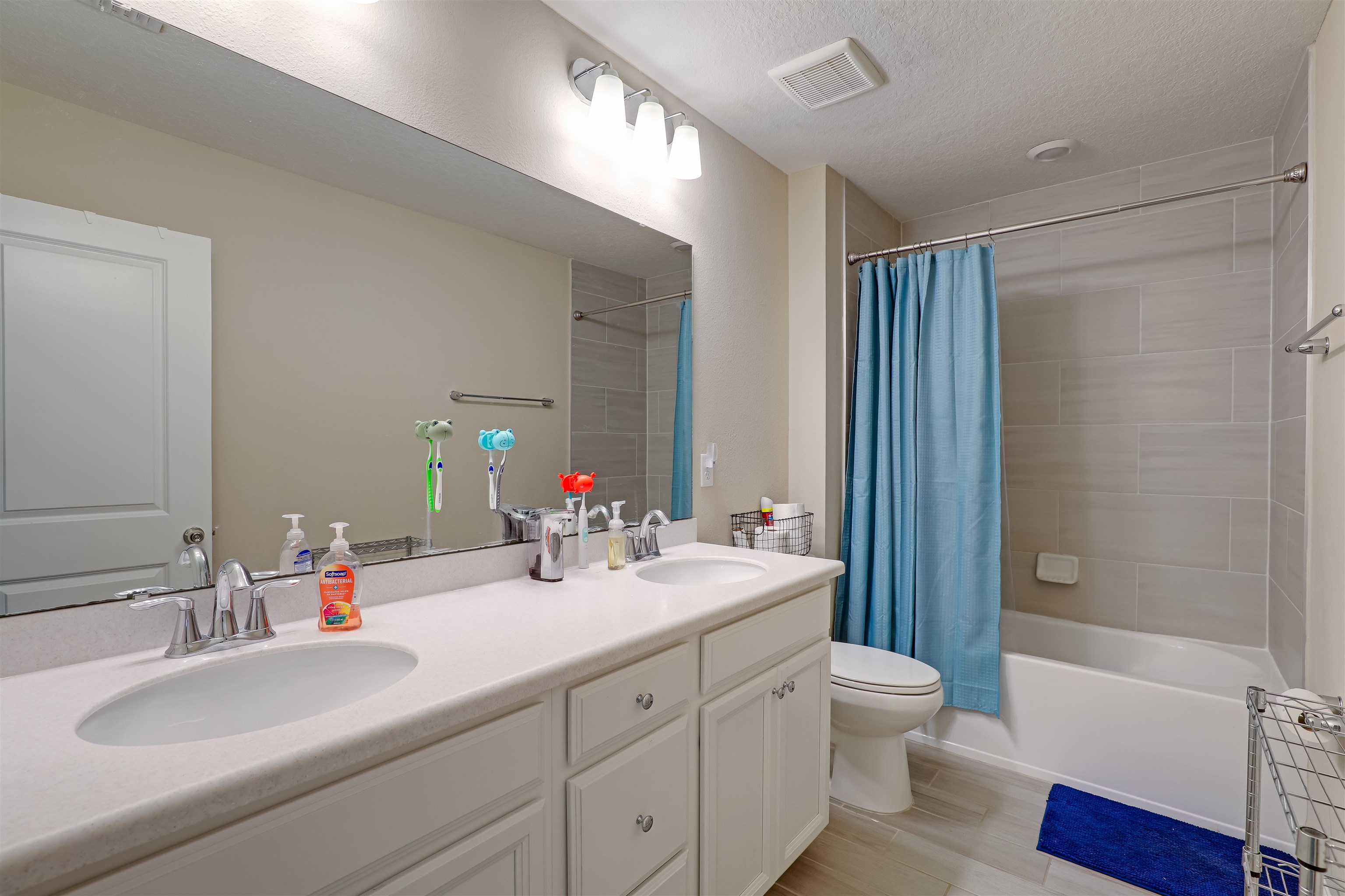 Image 18 of 69 For 129 Appleton Ct