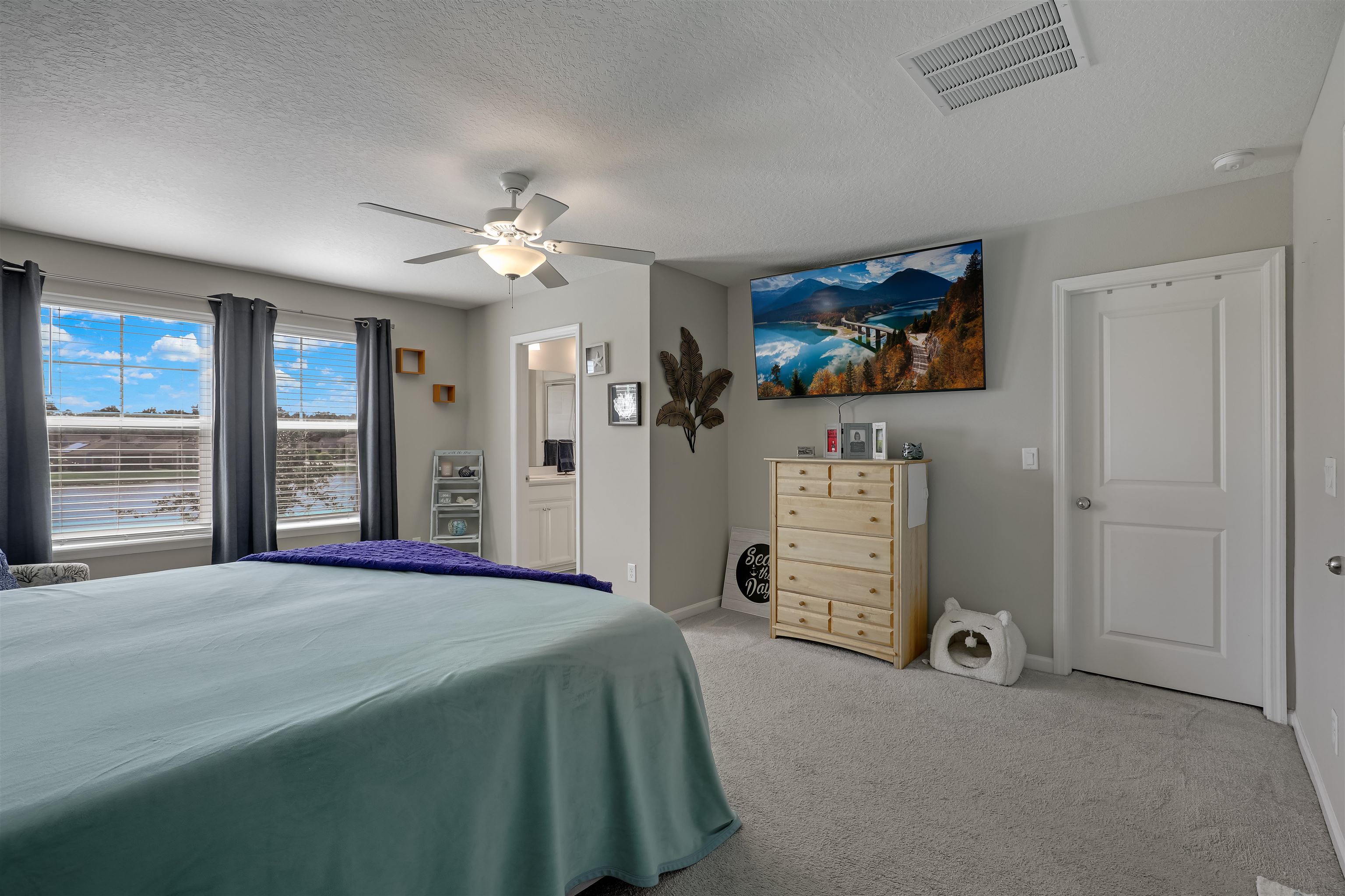 Image 19 of 69 For 129 Appleton Ct