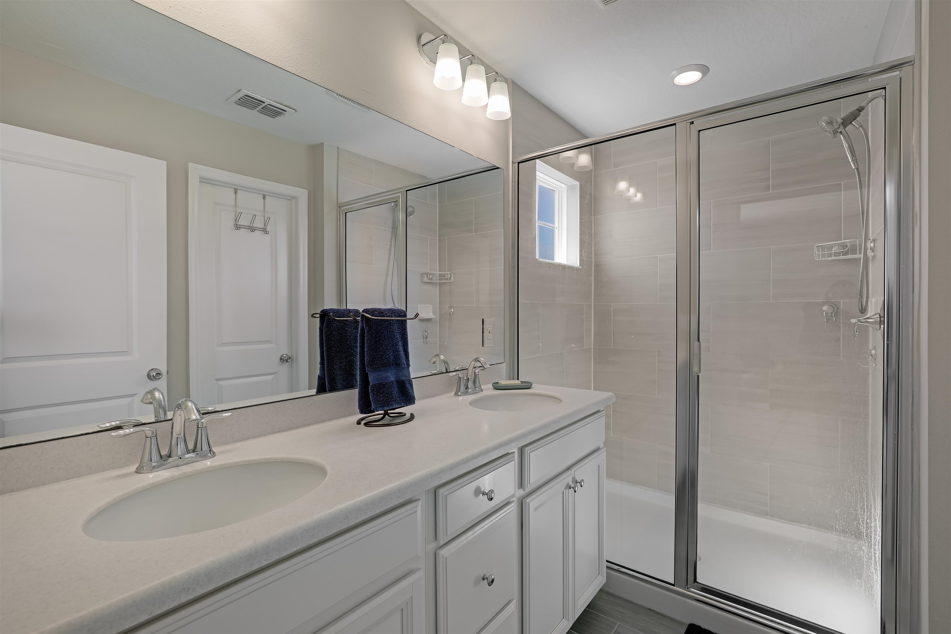 Image 21 of 69 For 129 Appleton Ct