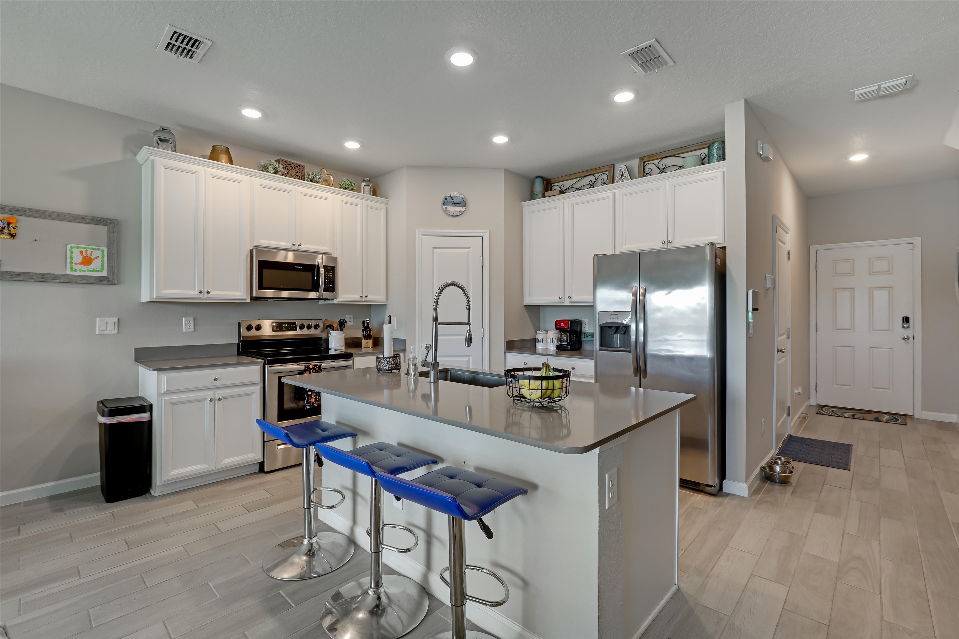 Image 3 of 69 For 129 Appleton Ct