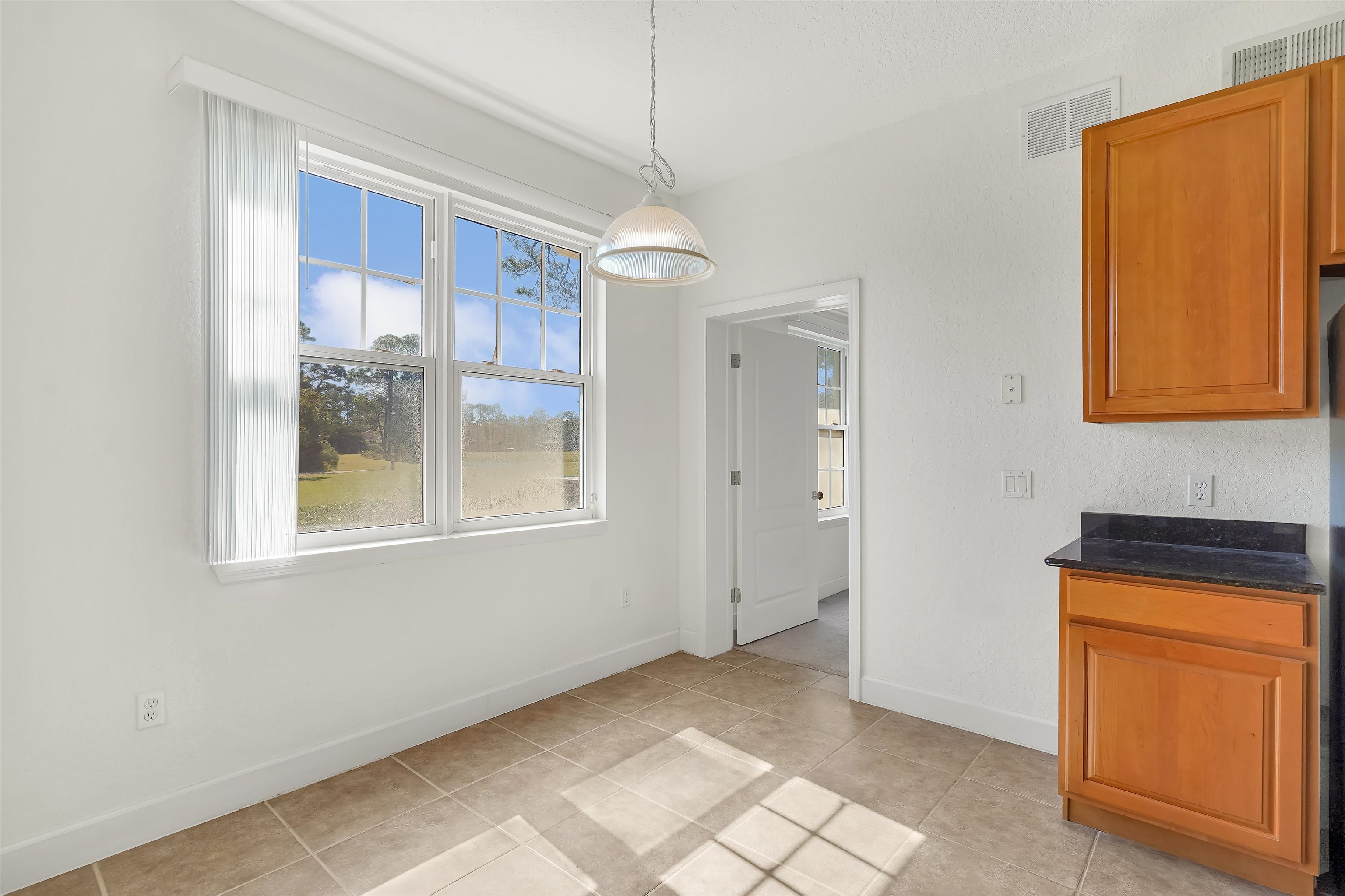 Image 14 of 40 For 626 Shores Blvd