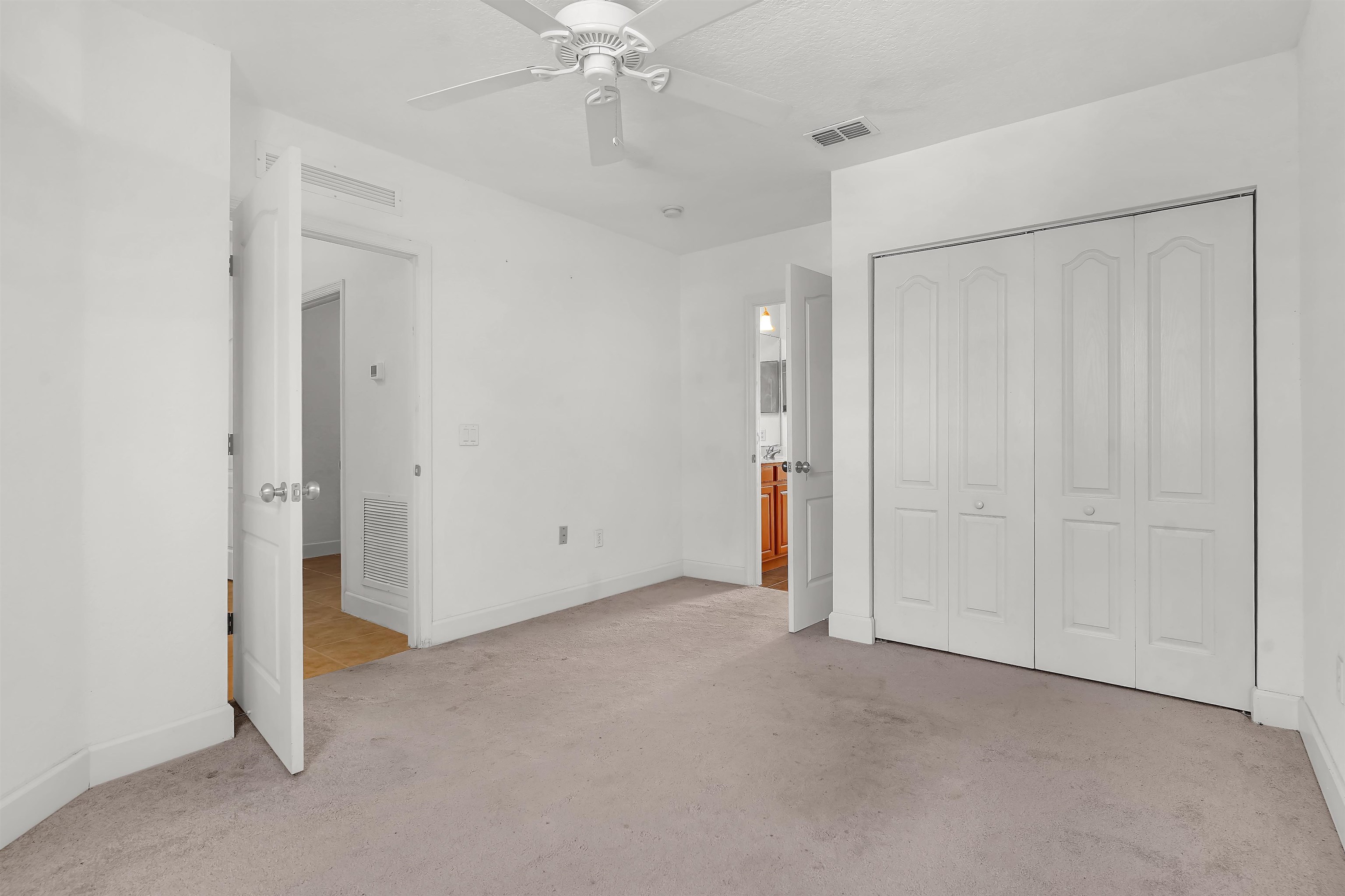 Image 25 of 40 For 626 Shores Blvd