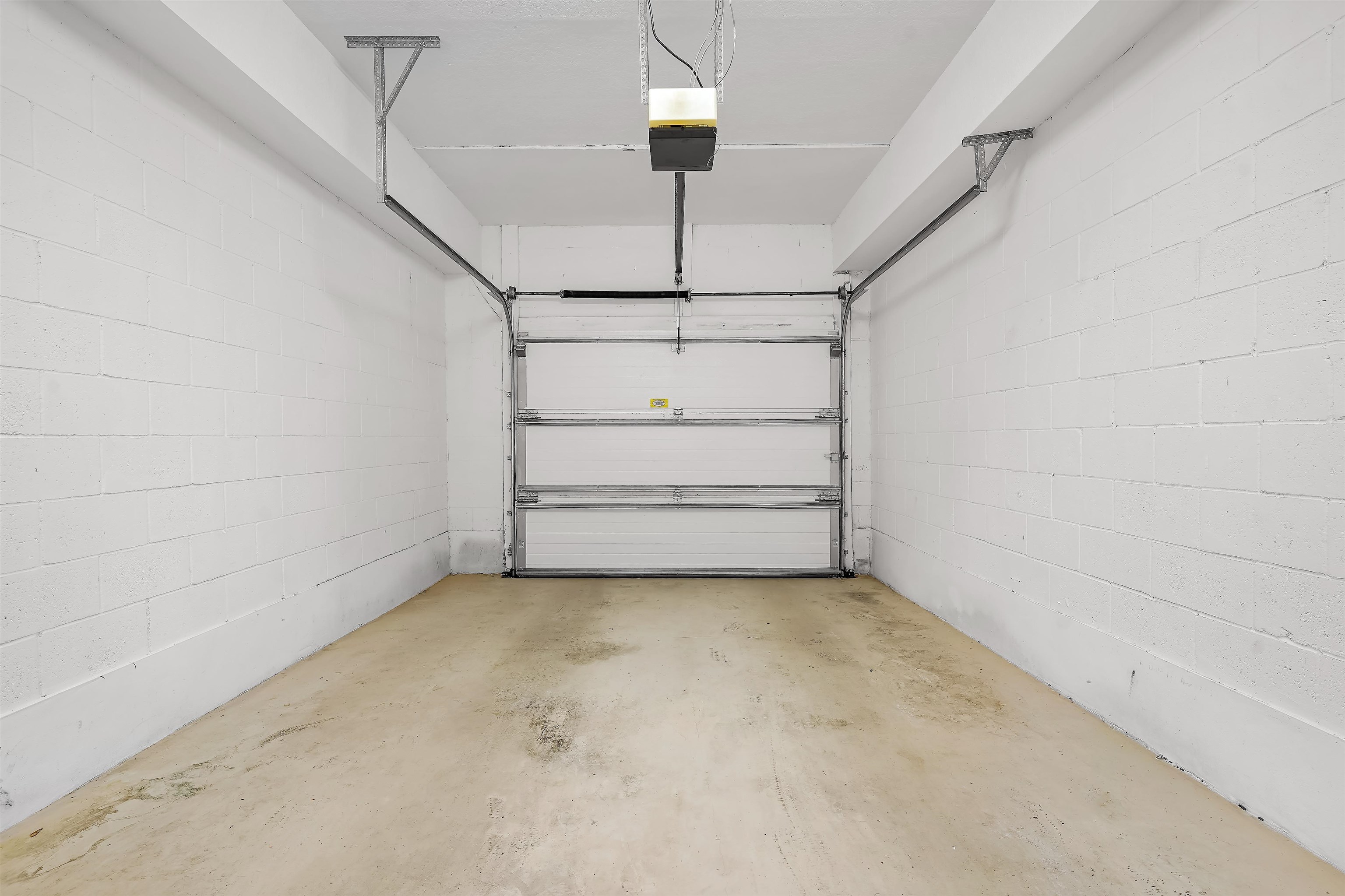 Image 29 of 40 For 626 Shores Blvd