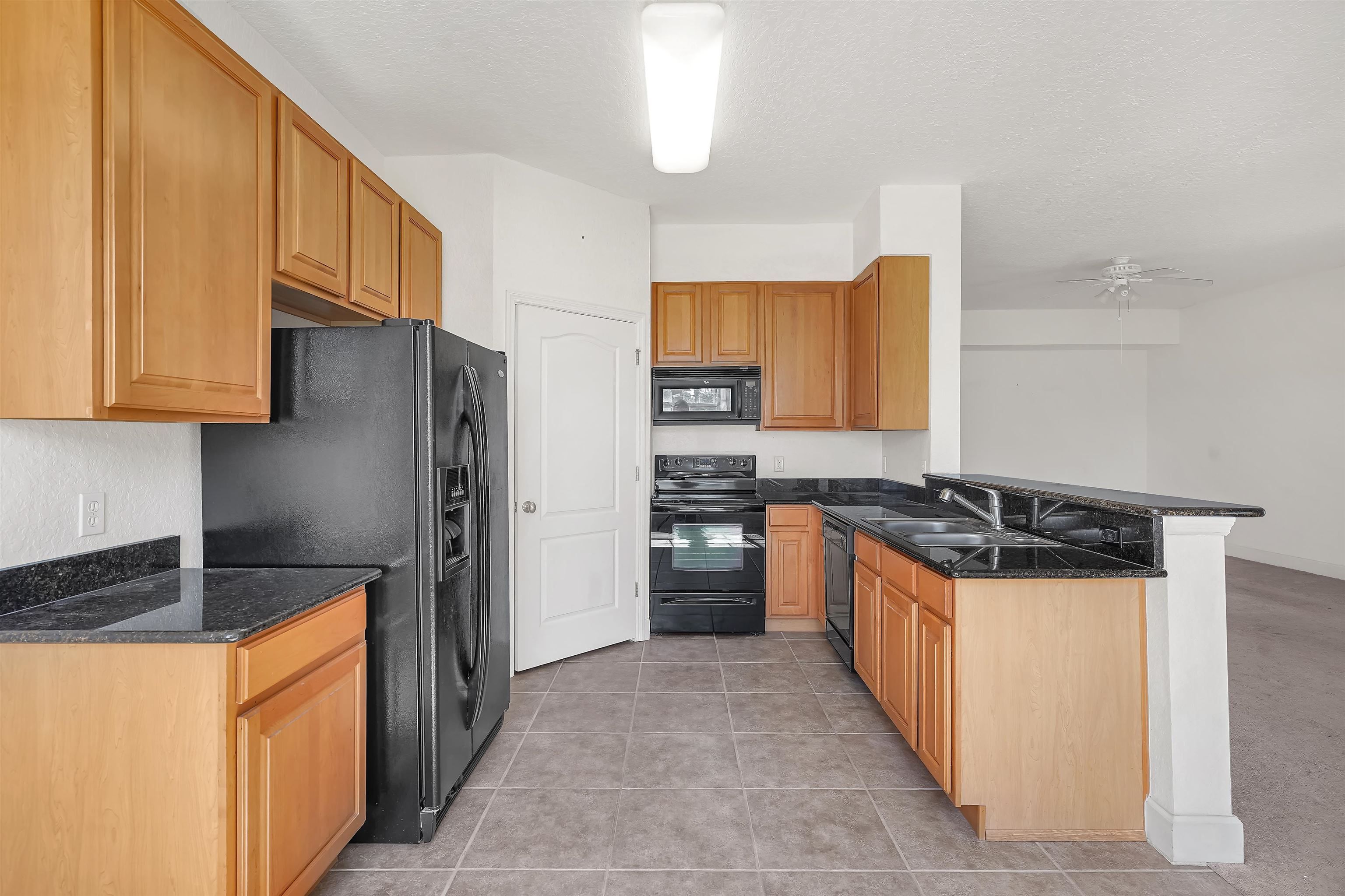 Image 3 of 40 For 626 Shores Blvd