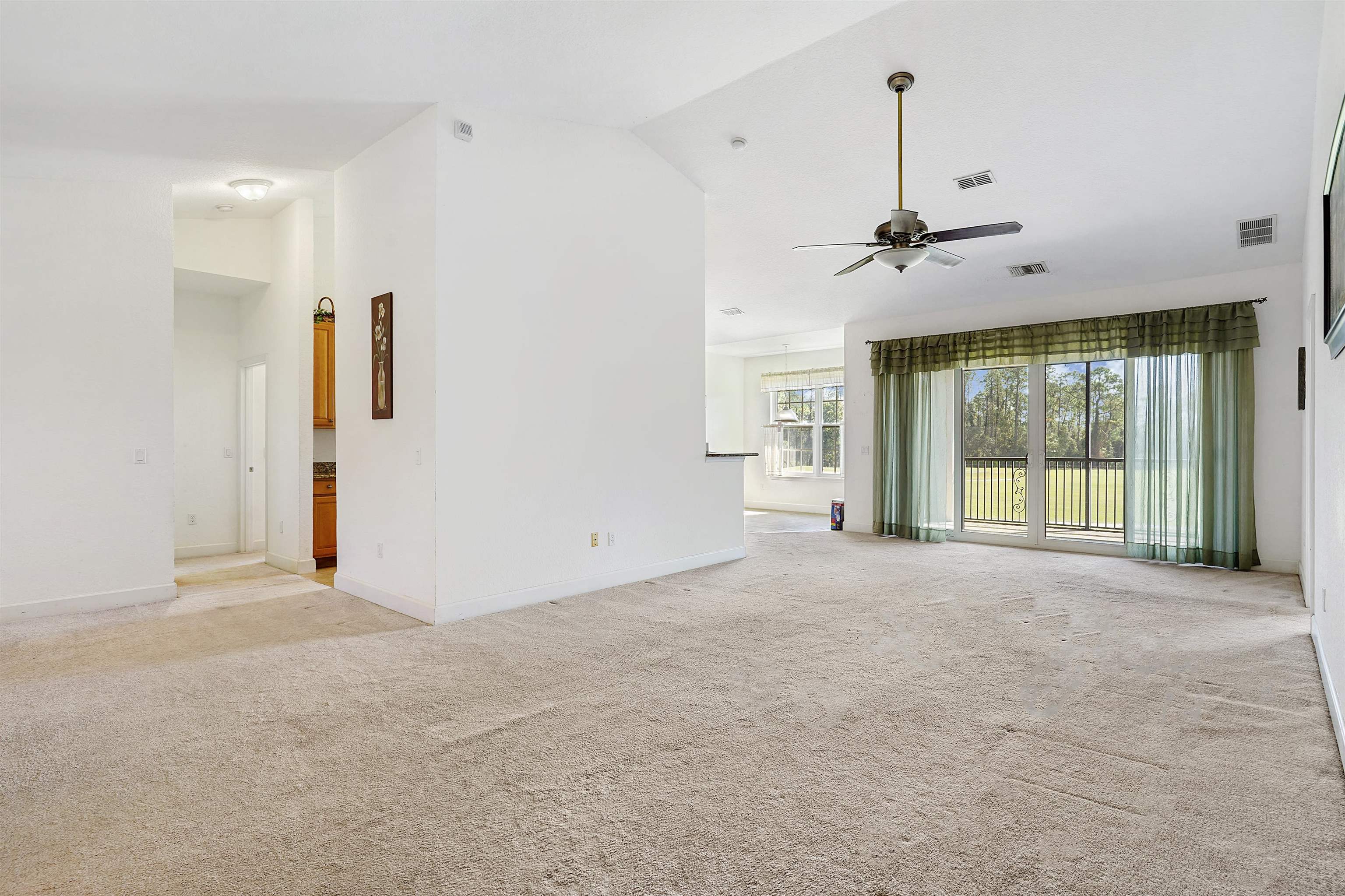 Image 10 of 47 For 632 Shores Blvd