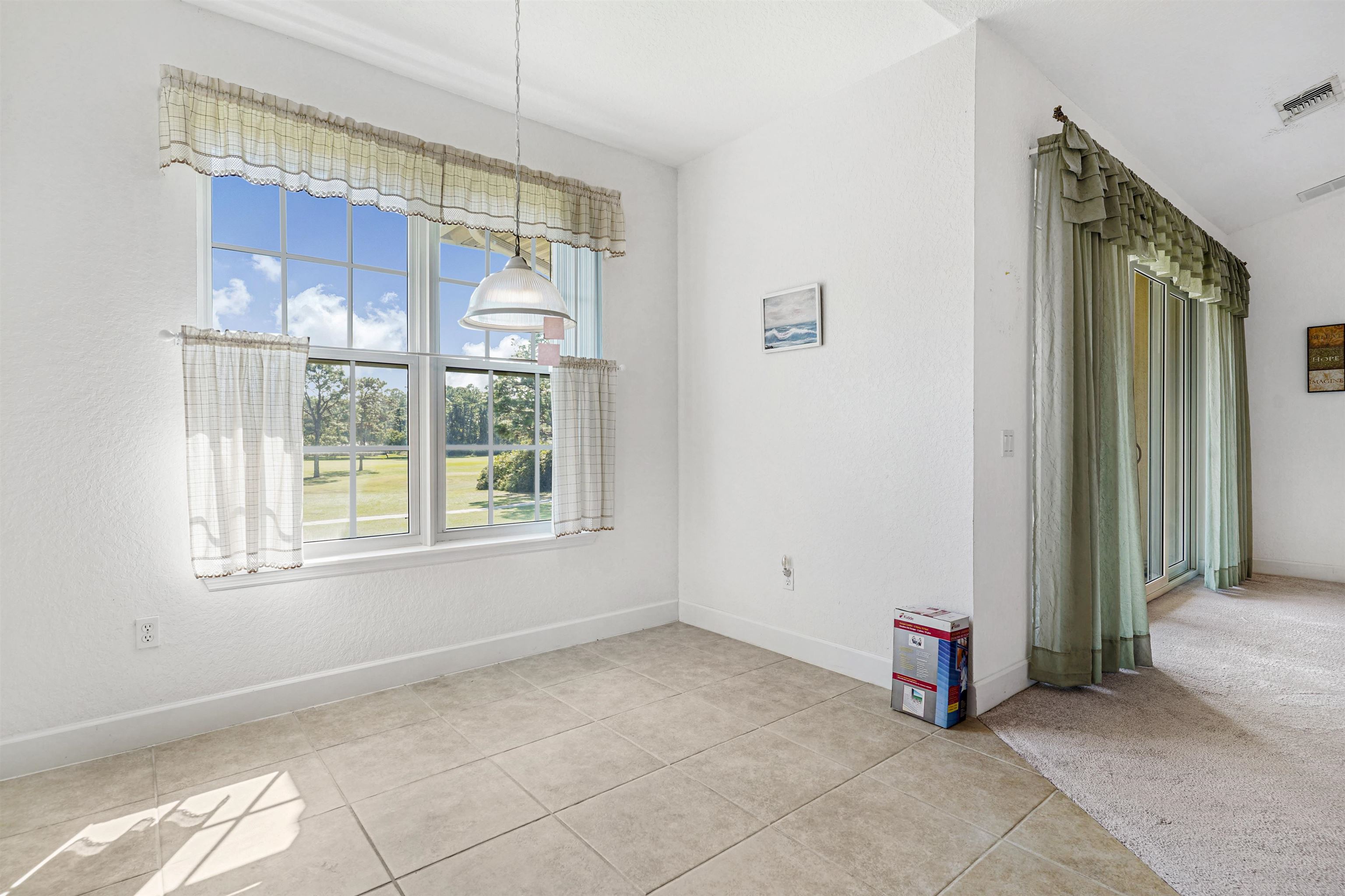 Image 13 of 47 For 632 Shores Blvd