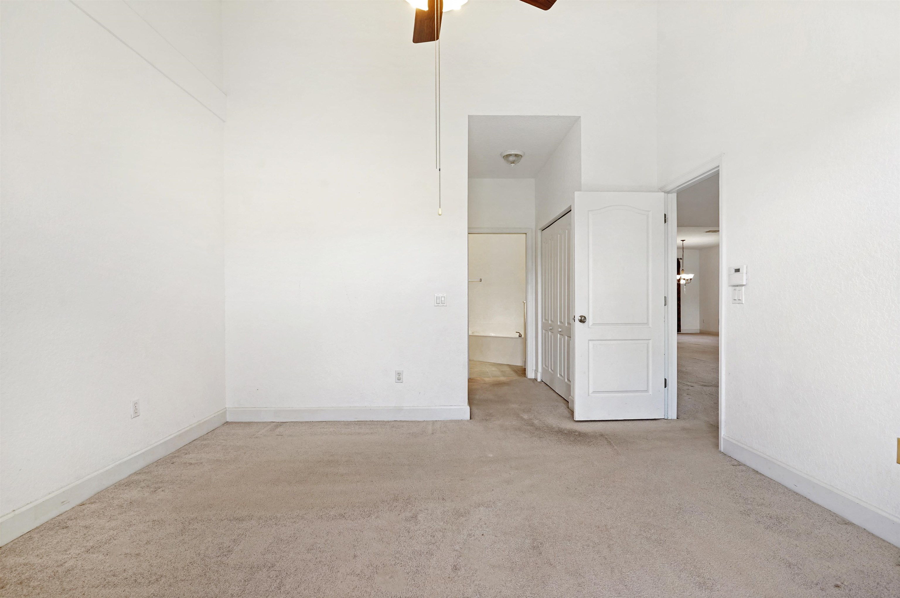 Image 21 of 47 For 632 Shores Blvd