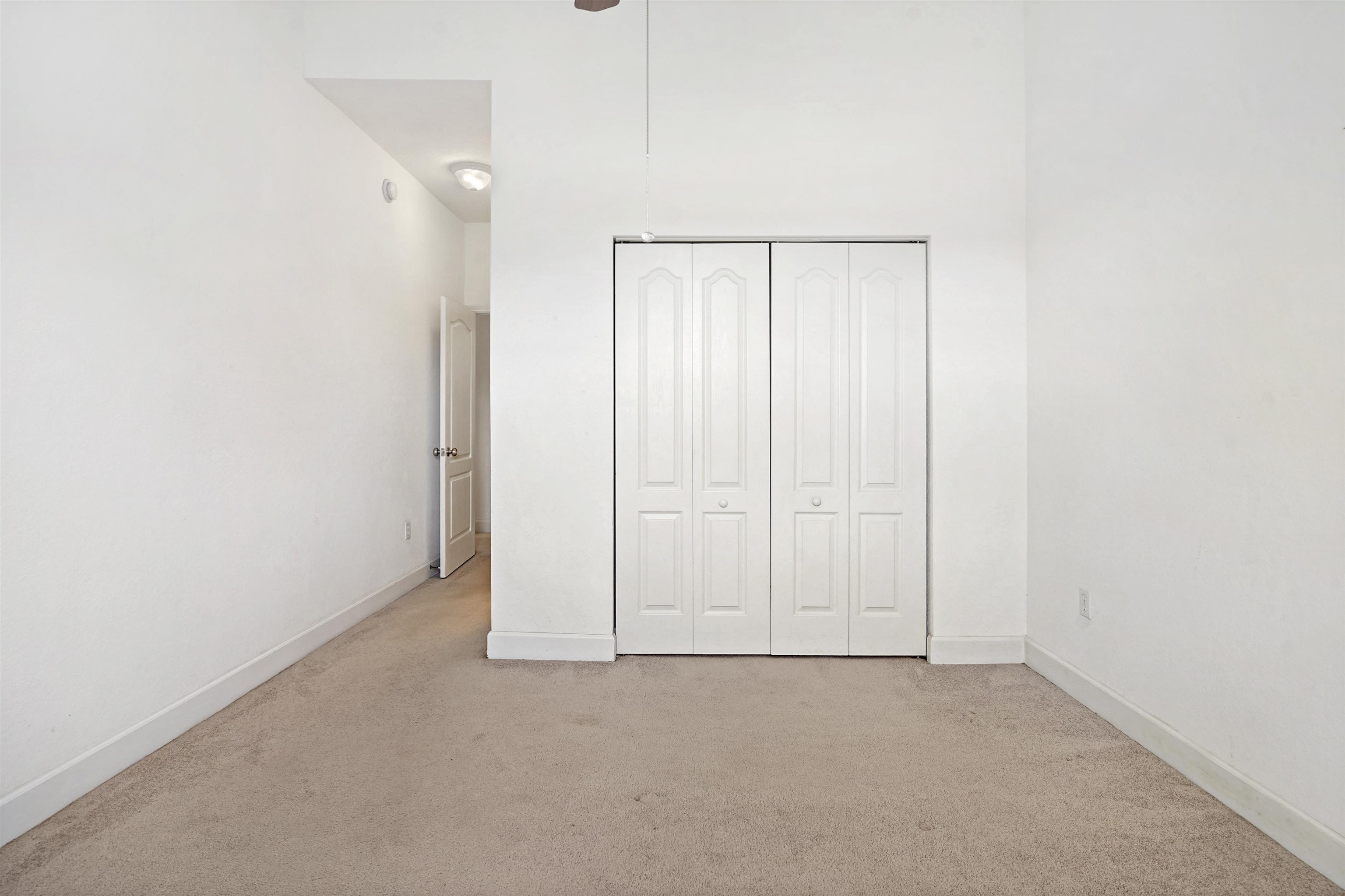 Image 28 of 47 For 632 Shores Blvd