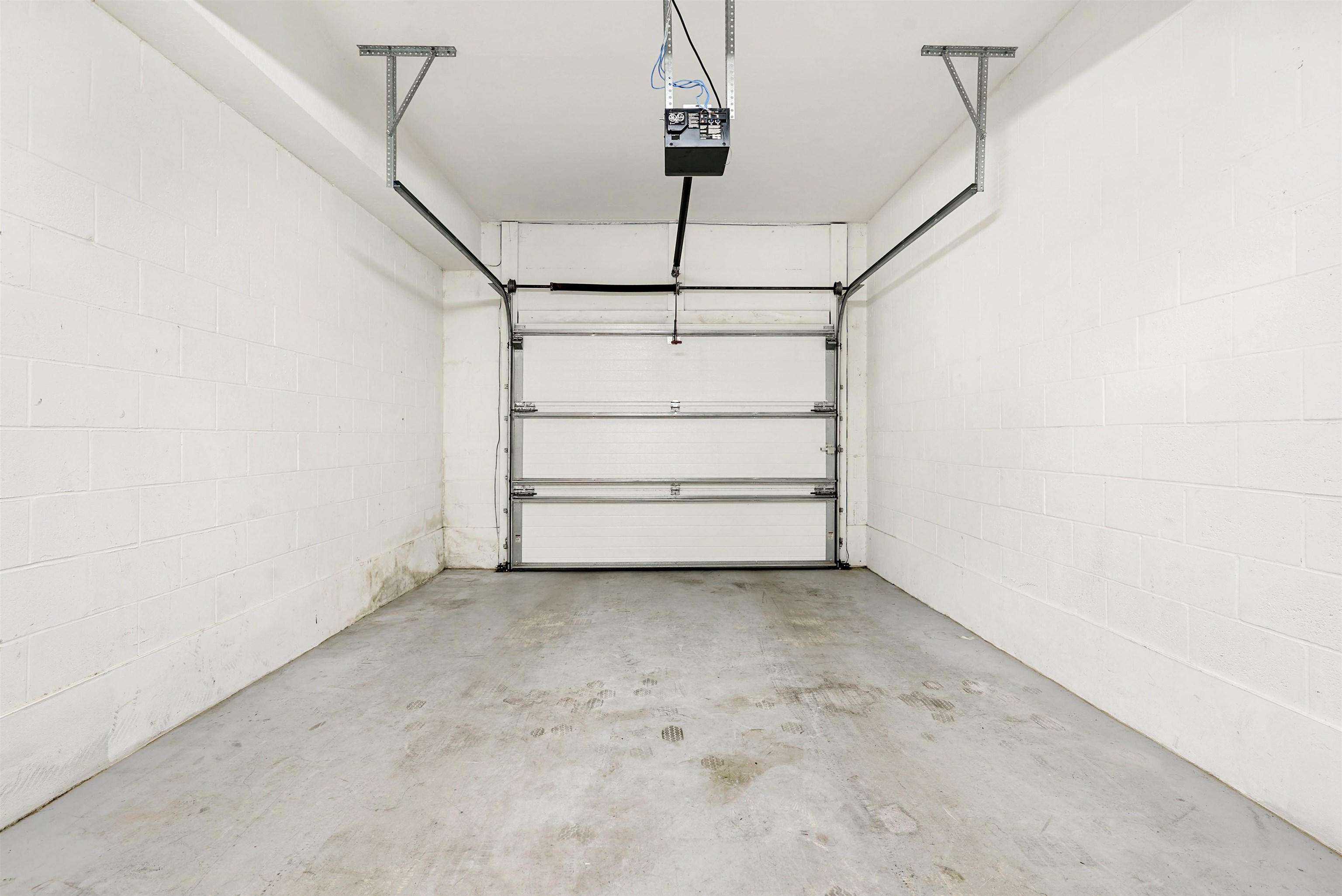 Image 34 of 47 For 632 Shores Blvd