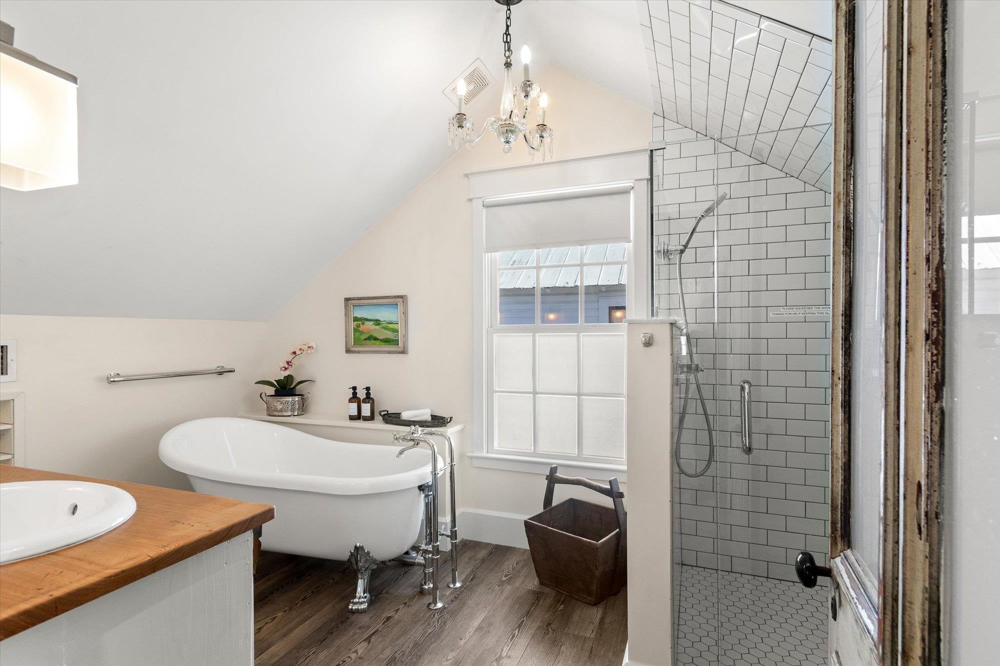 Image 11 of 76 For 16 Locust St