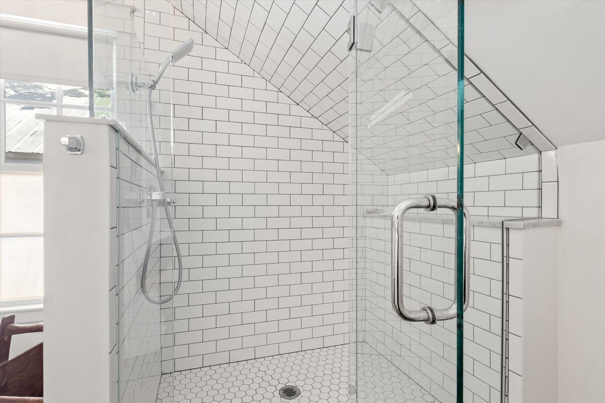 Image 12 of 76 For 16 Locust St