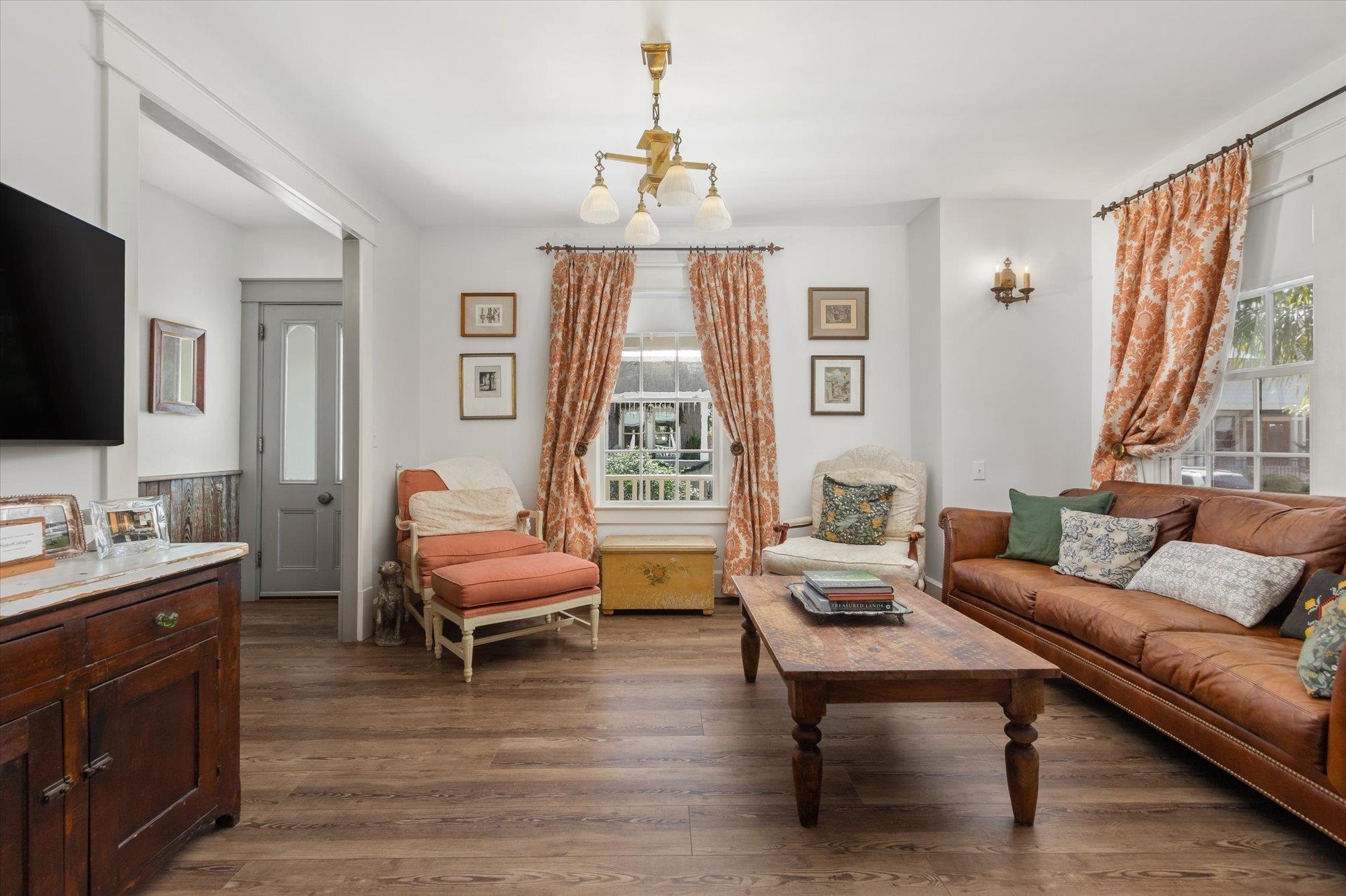 Image 23 of 76 For 16 Locust St