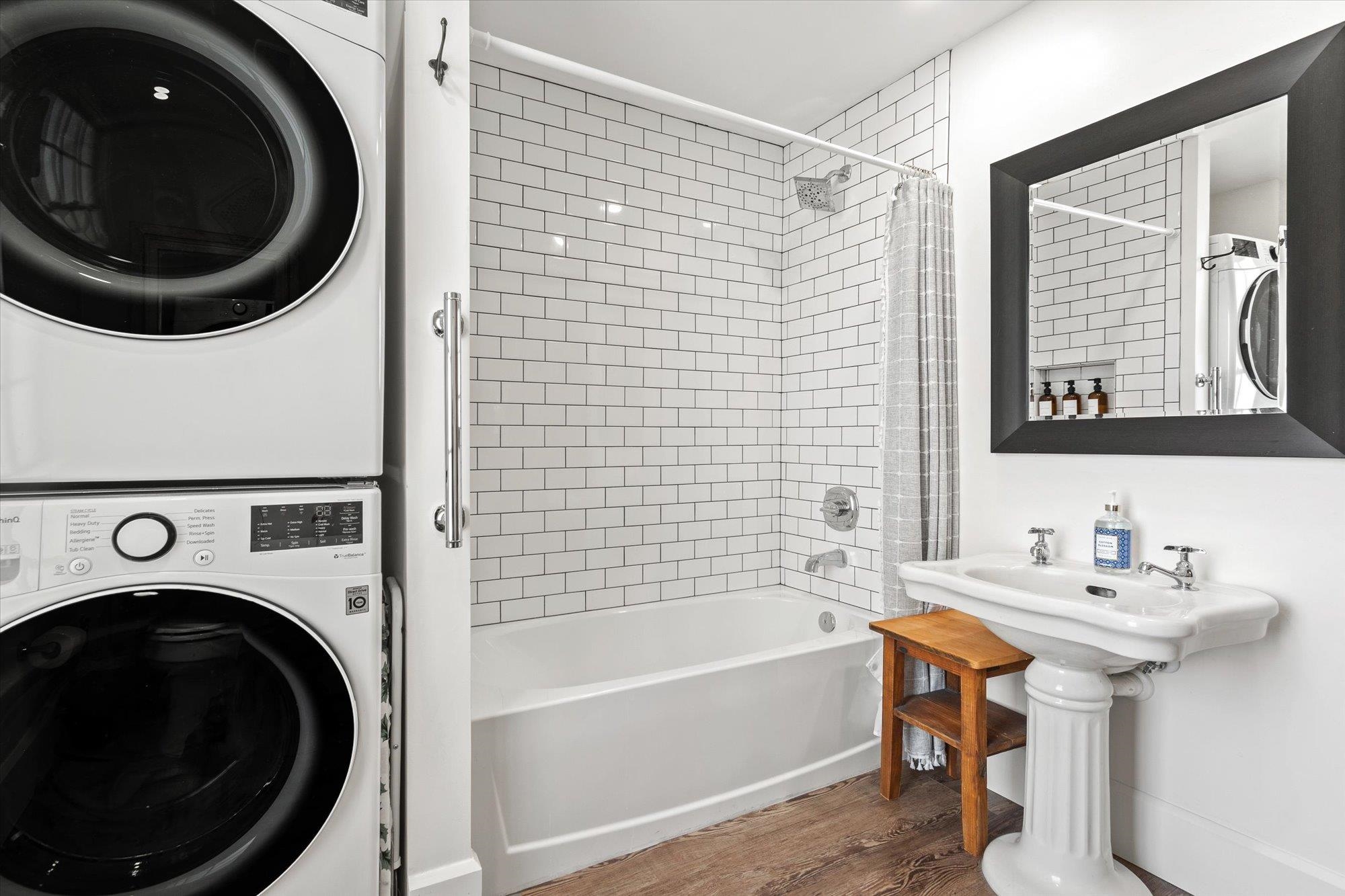 Image 26 of 76 For 16 Locust St