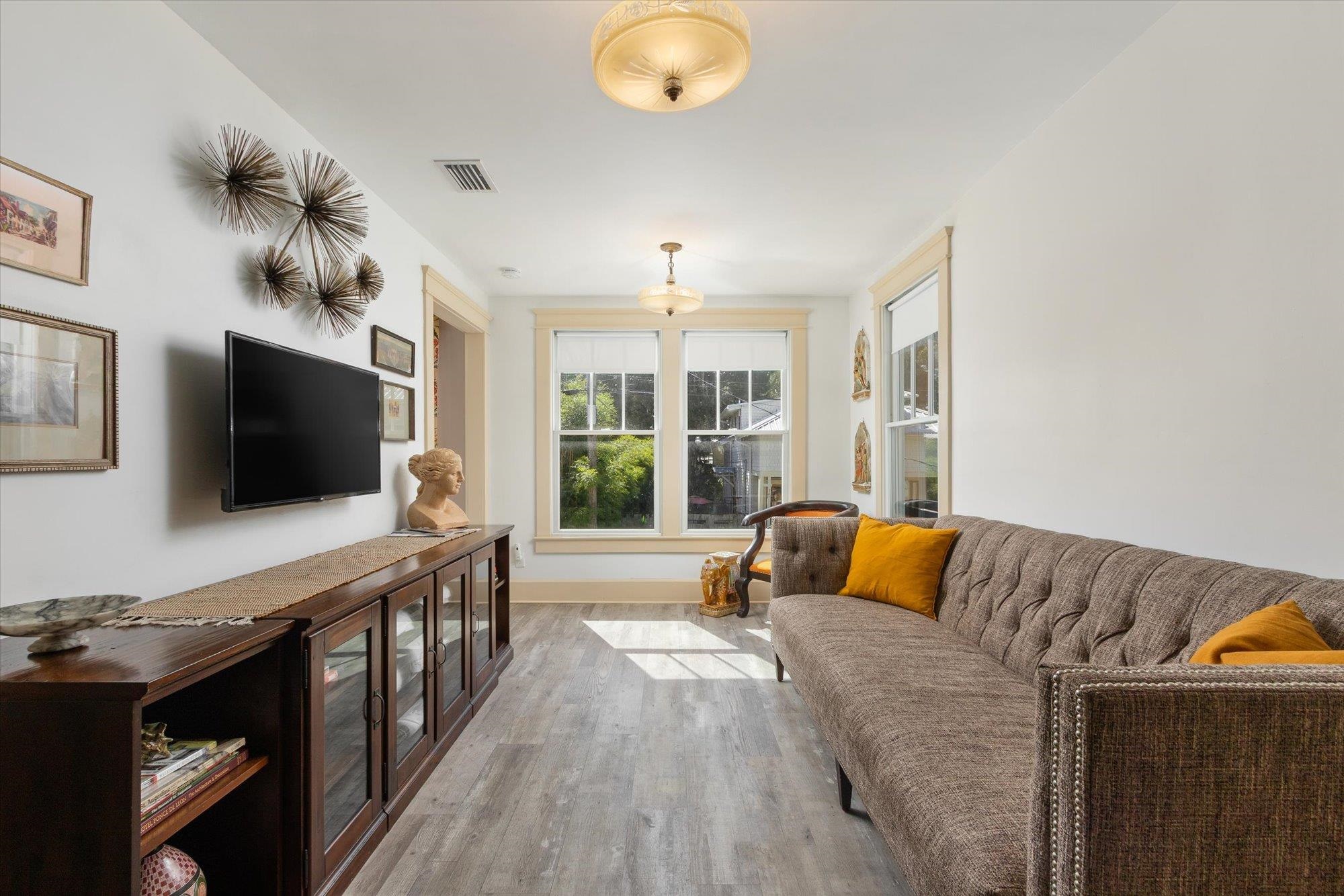 Image 47 of 76 For 16 Locust St