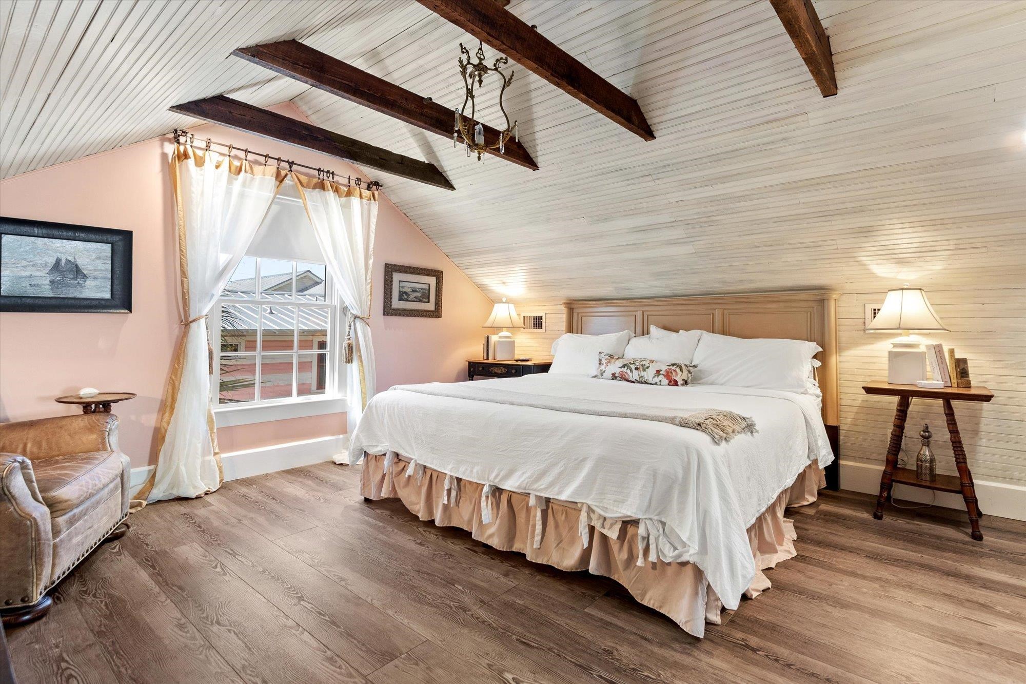 Image 7 of 76 For 16 Locust St