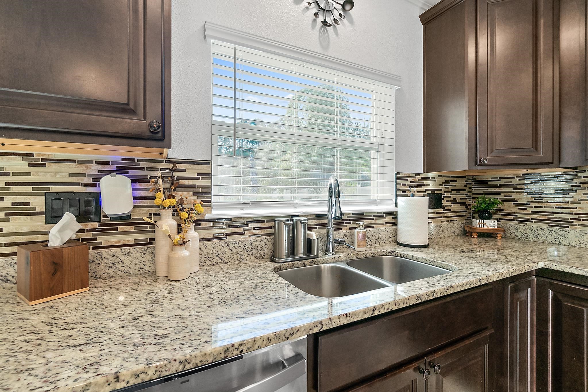 Image 18 of 47 For 246 Aventurine Ave