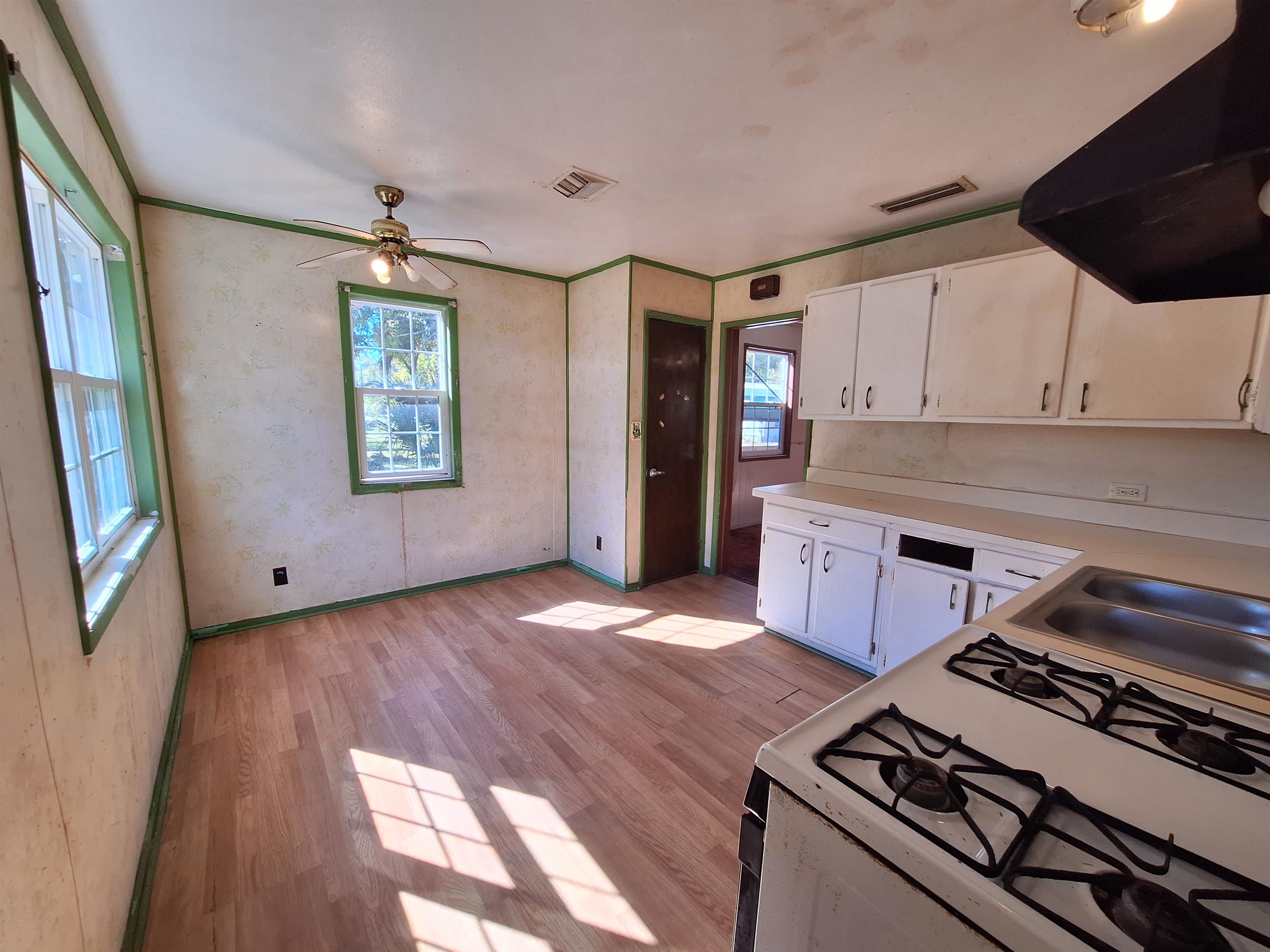 Image 10 of 31 For 450 Volusia St S