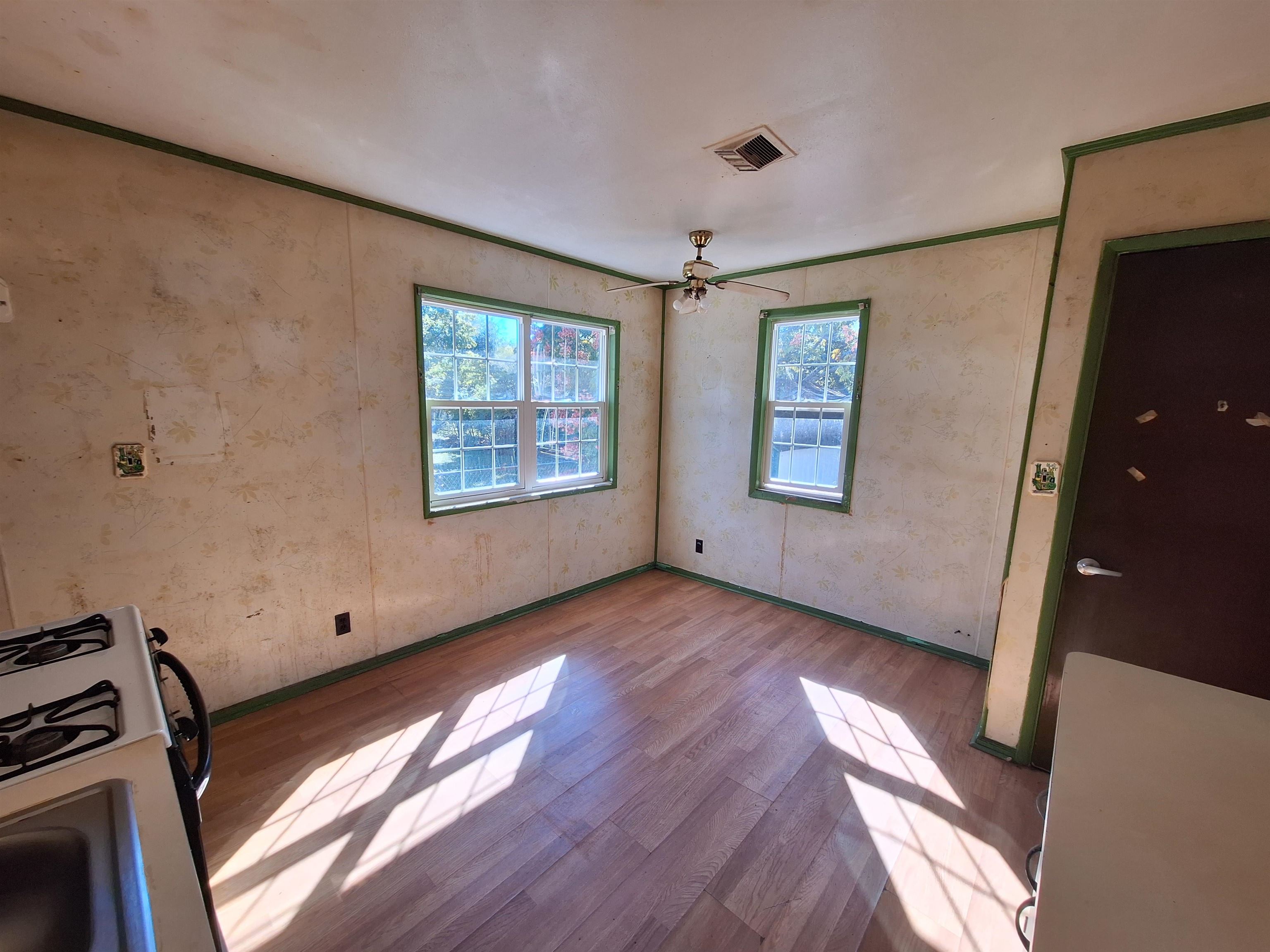 Image 9 of 31 For 450 Volusia St S