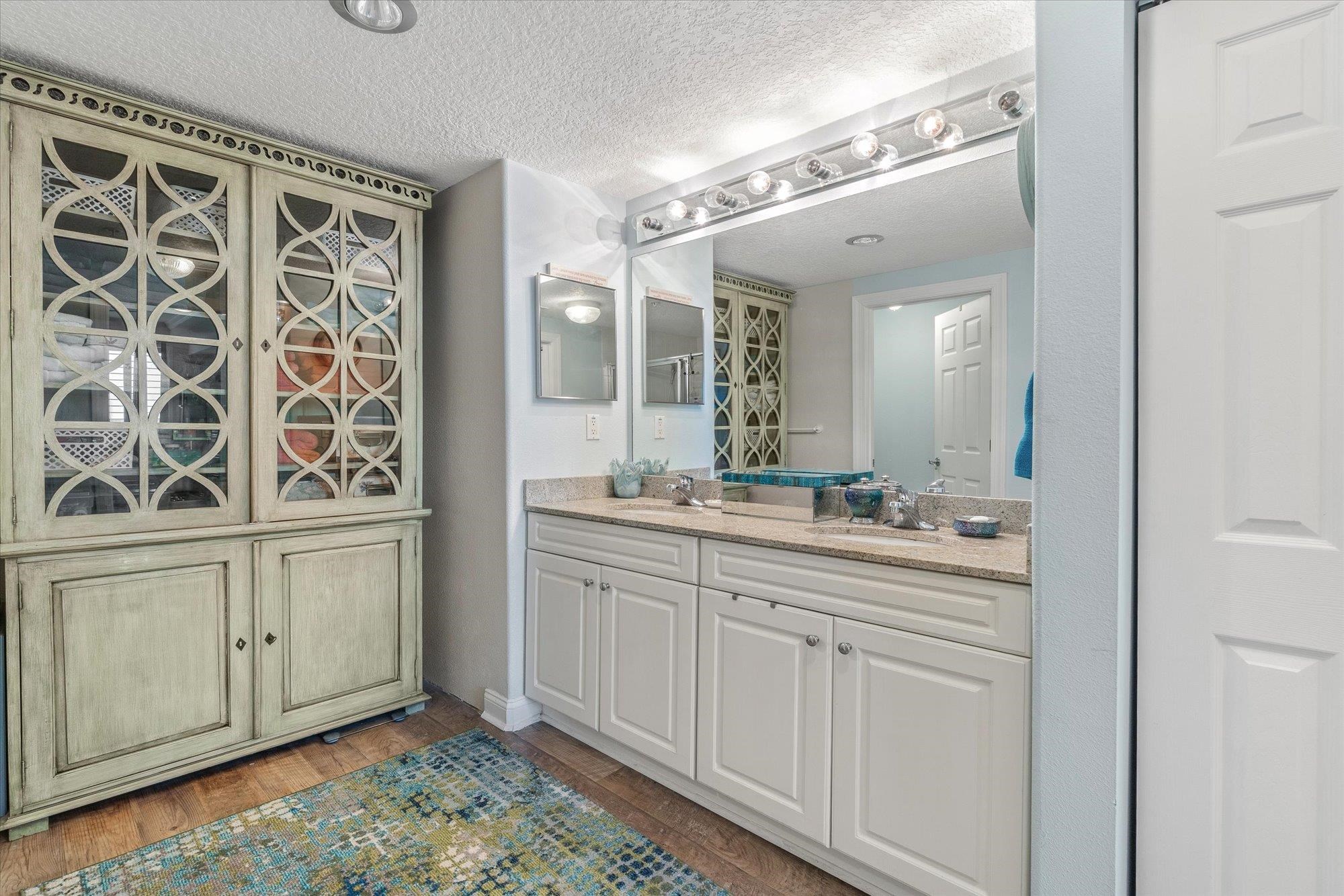 Image 17 of 56 For 60 Surfview Dr  214