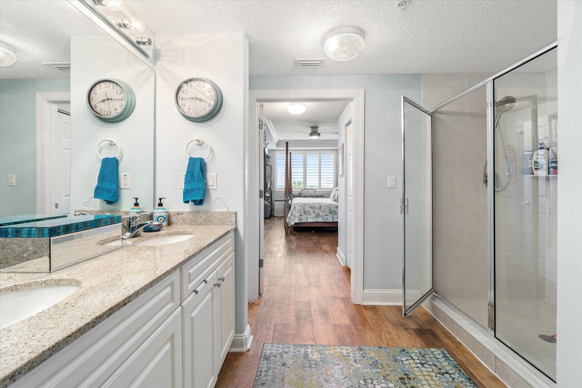 Image 18 of 56 For 60 Surfview Dr  214