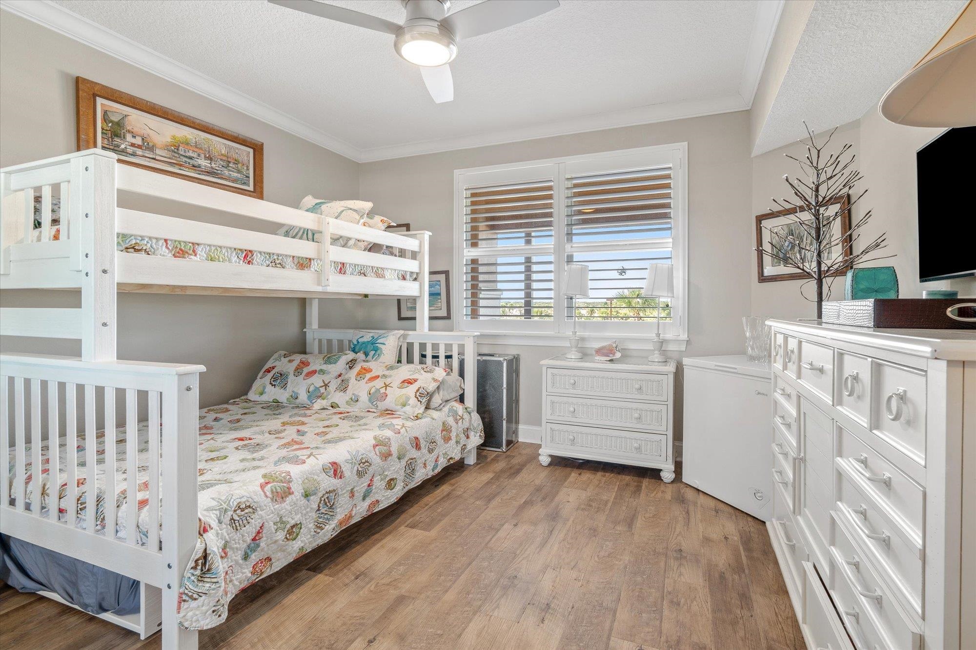 Image 23 of 56 For 60 Surfview Dr  214