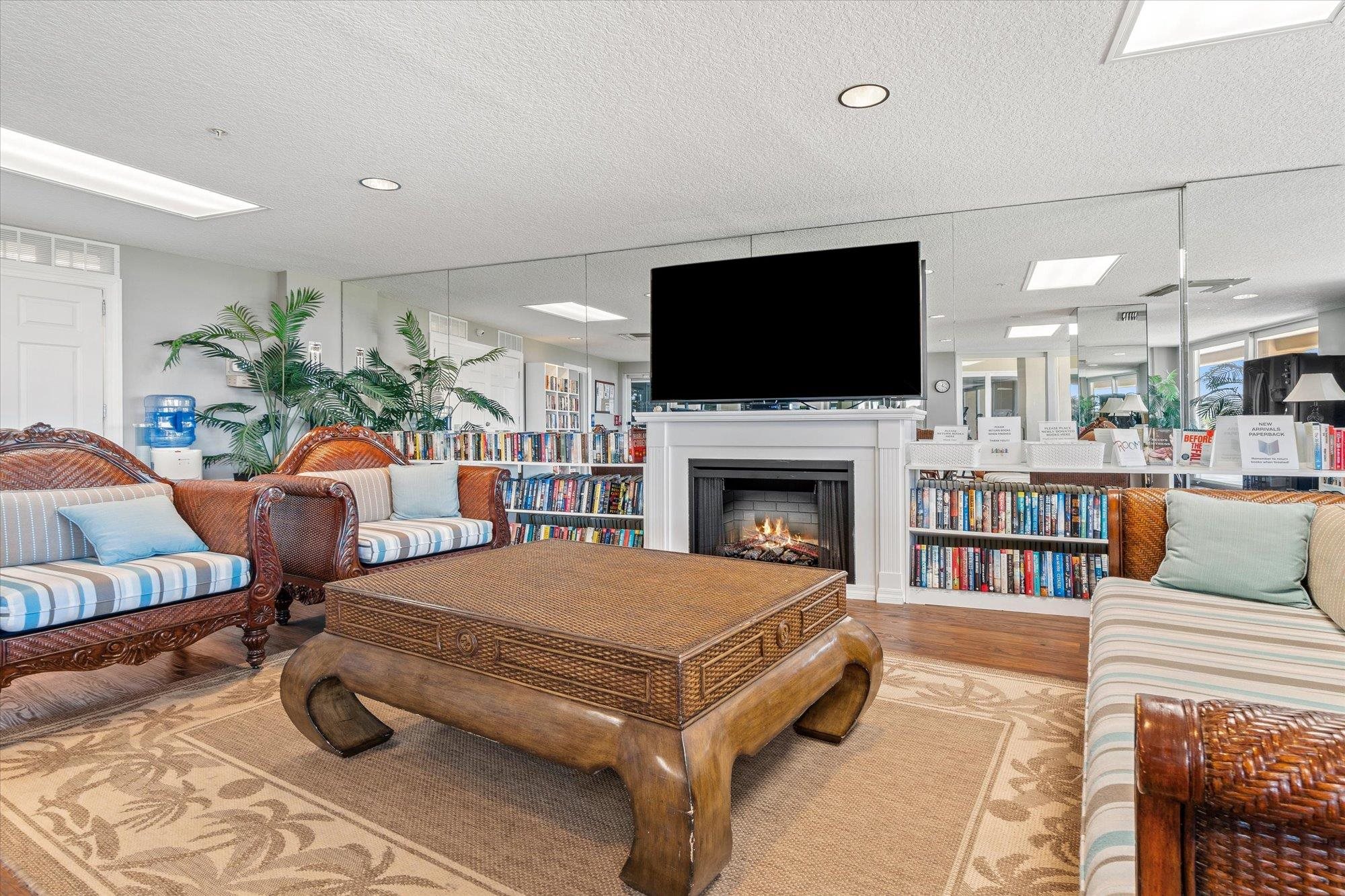 Image 39 of 56 For 60 Surfview Dr  214