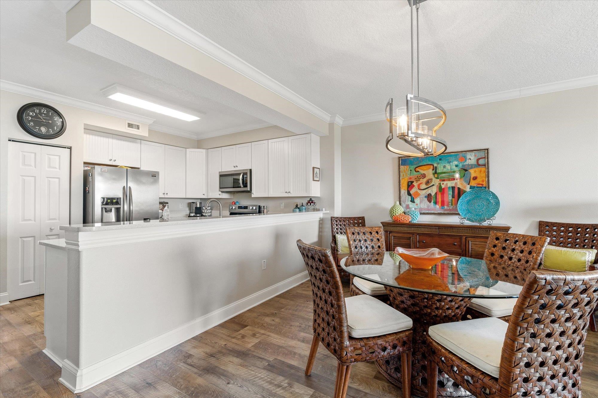 Image 8 of 56 For 60 Surfview Dr  214