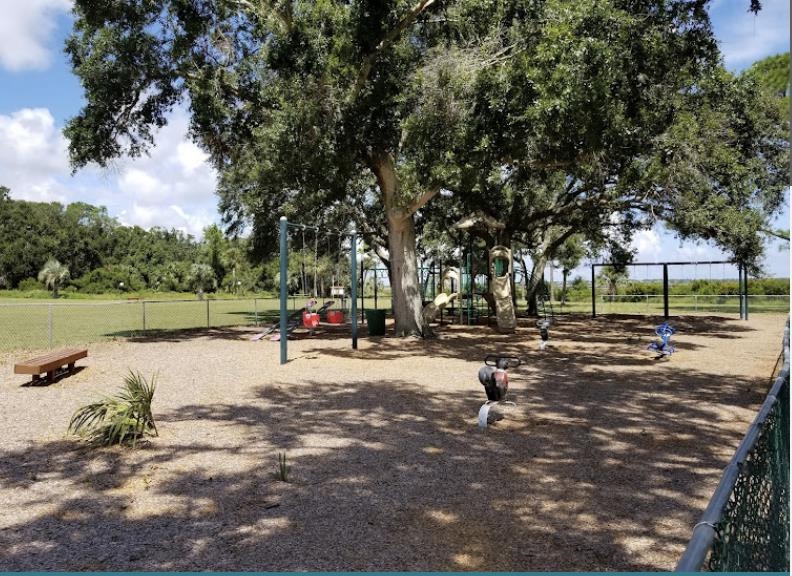 Image 29 of 33 For Shores Blvd