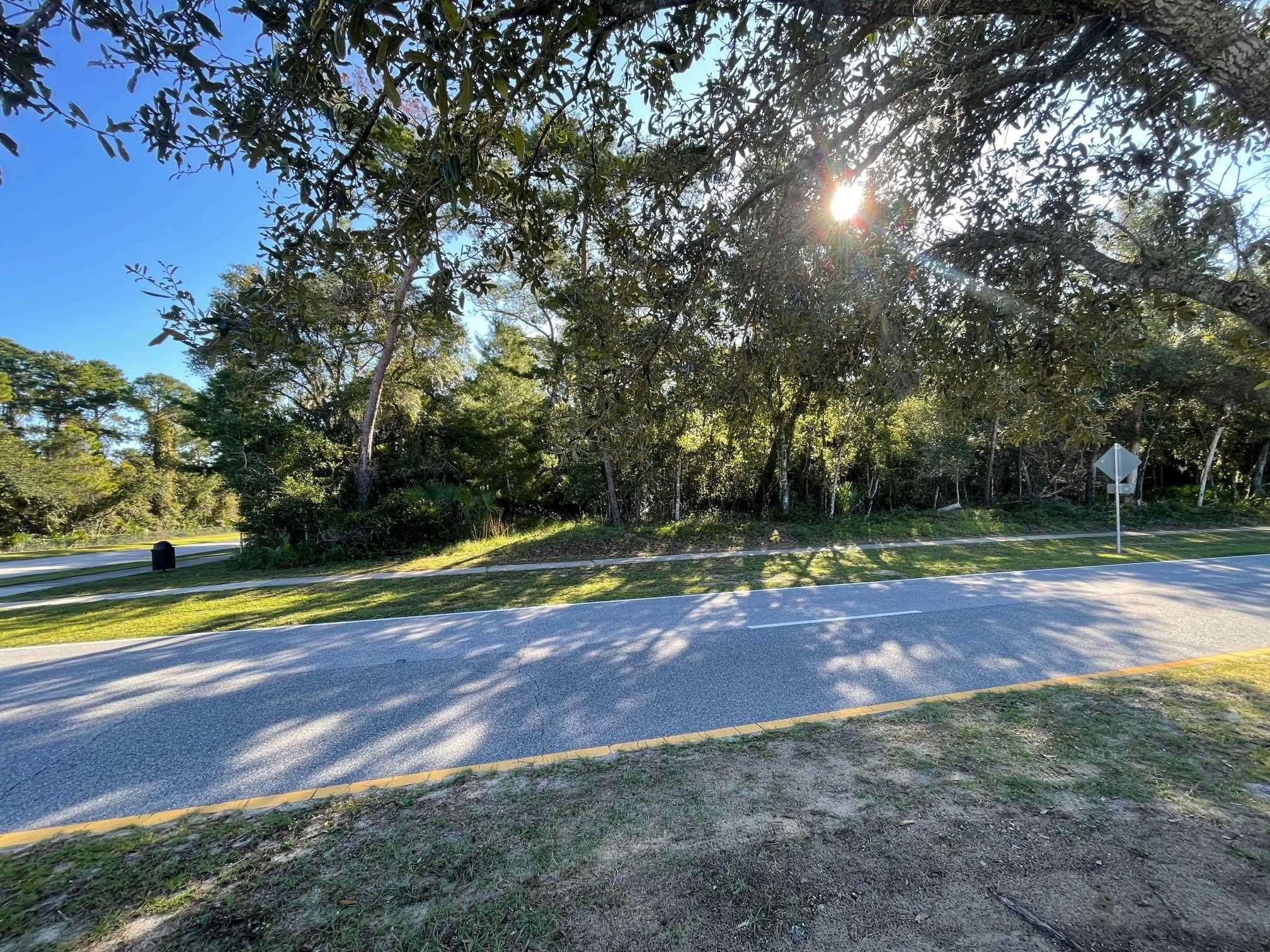 Image 8 of 33 For Shores Blvd