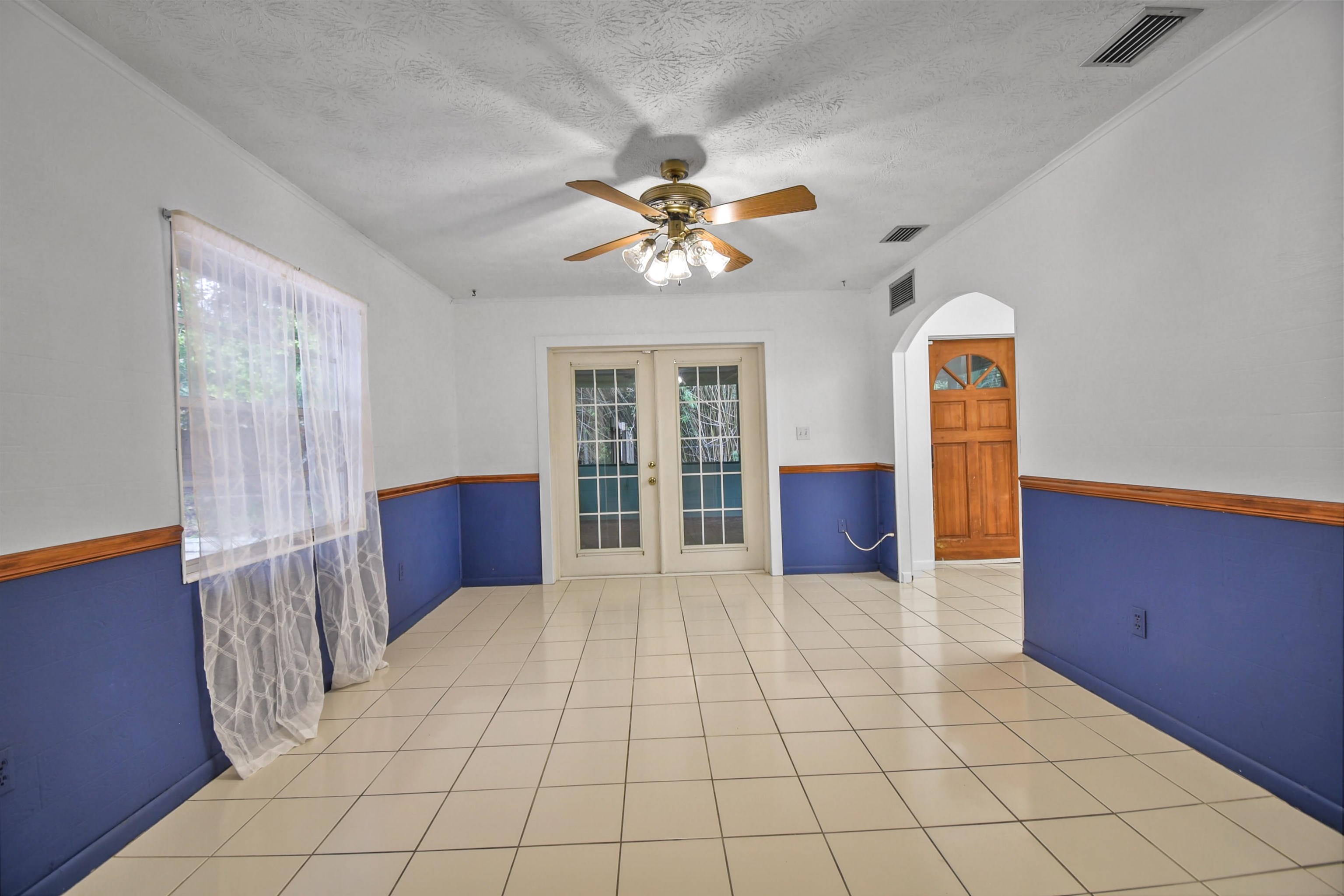 Image 6 of 39 For 200 Theodore St