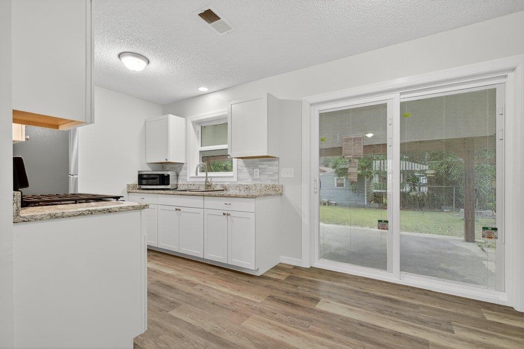 Image 10 of 45 For 4510 Madison St W