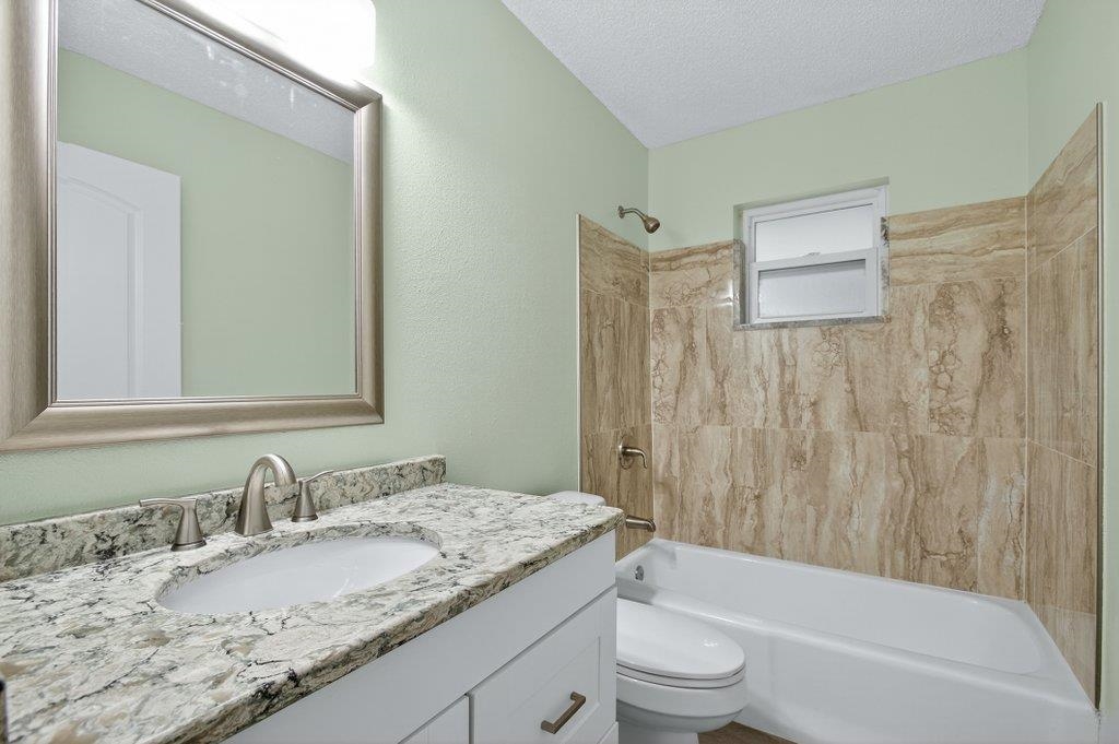 Image 16 of 45 For 4510 Madison St W