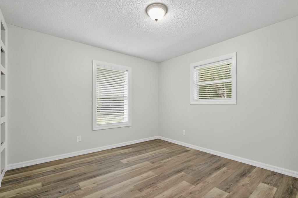 Image 19 of 45 For 4510 Madison St W