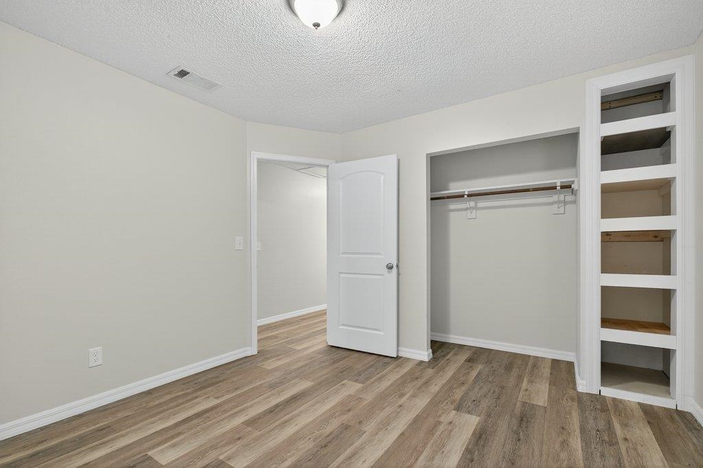 Image 20 of 45 For 4510 Madison St W