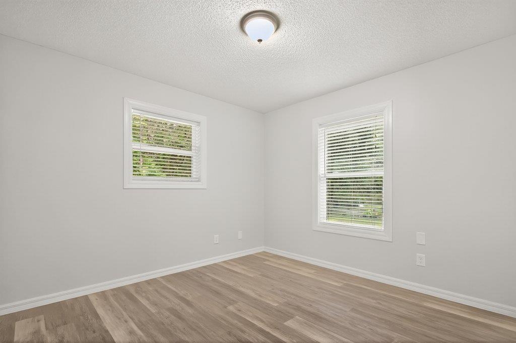 Image 21 of 45 For 4510 Madison St W