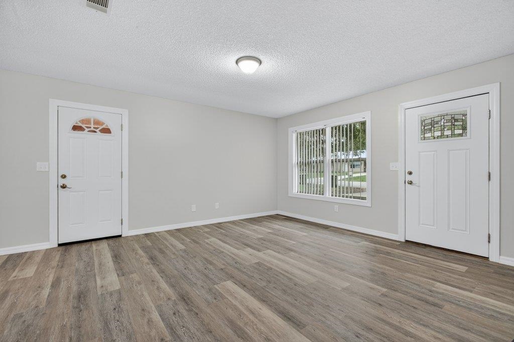 Image 7 of 45 For 4510 Madison St W